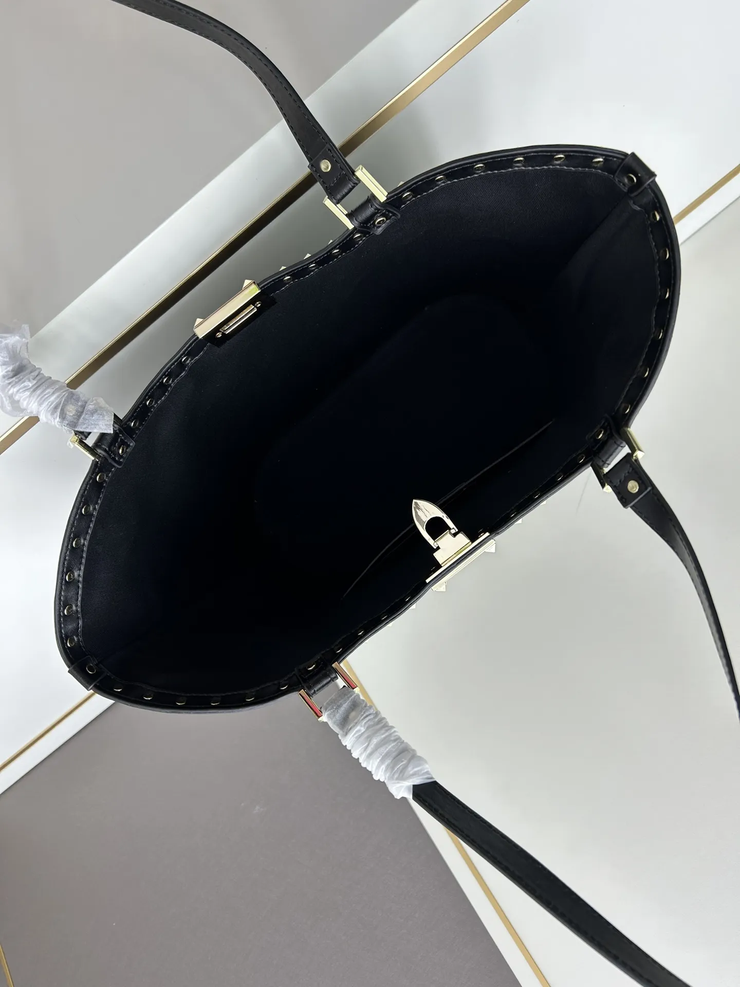 Valentino華倫天奴ブラックラフィアトートバッグ - 画像 (8)