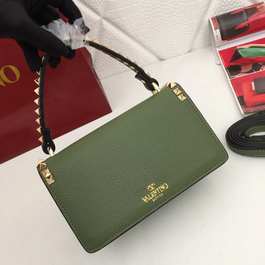Valentino Garavani Rockstud 緑色斜めがけバッグ - 画像 (4)