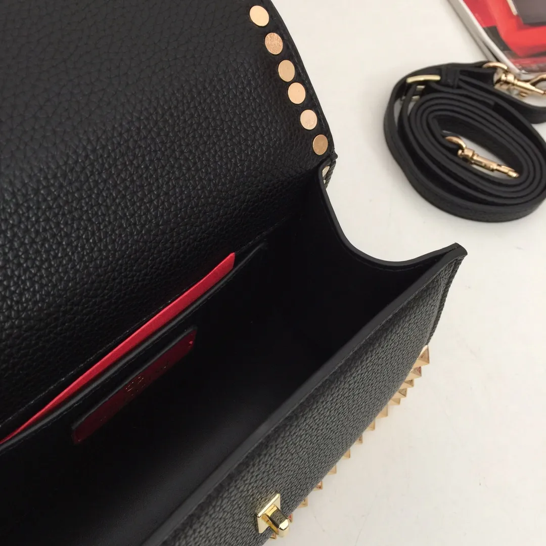 ヴァレンティノガラヴァーニ ブラック Rockstud 斜めがけバッグ - 画像 (10)