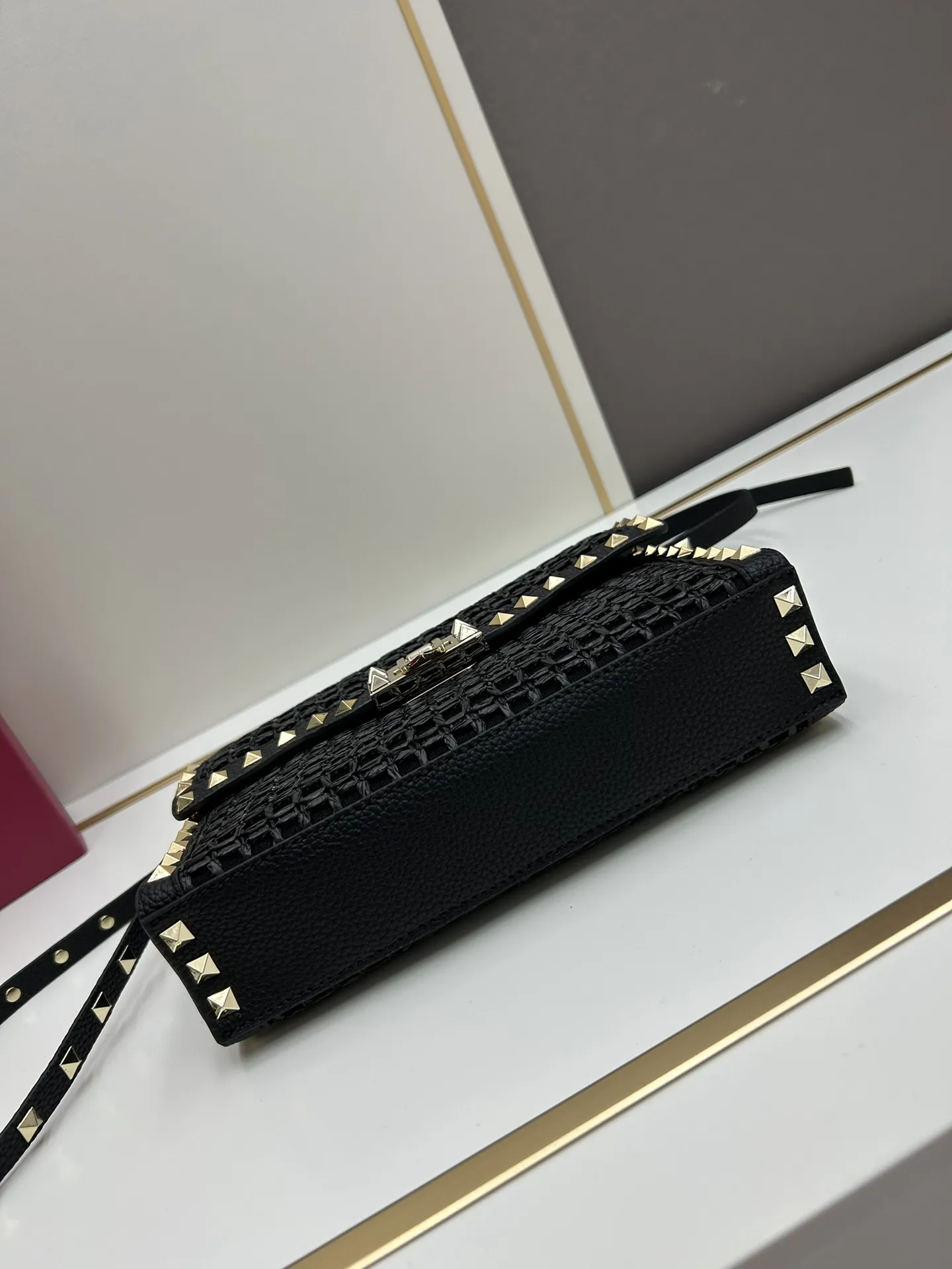 Valentino 黒 ラフィア編みショルダーバッグ - 画像 (7)