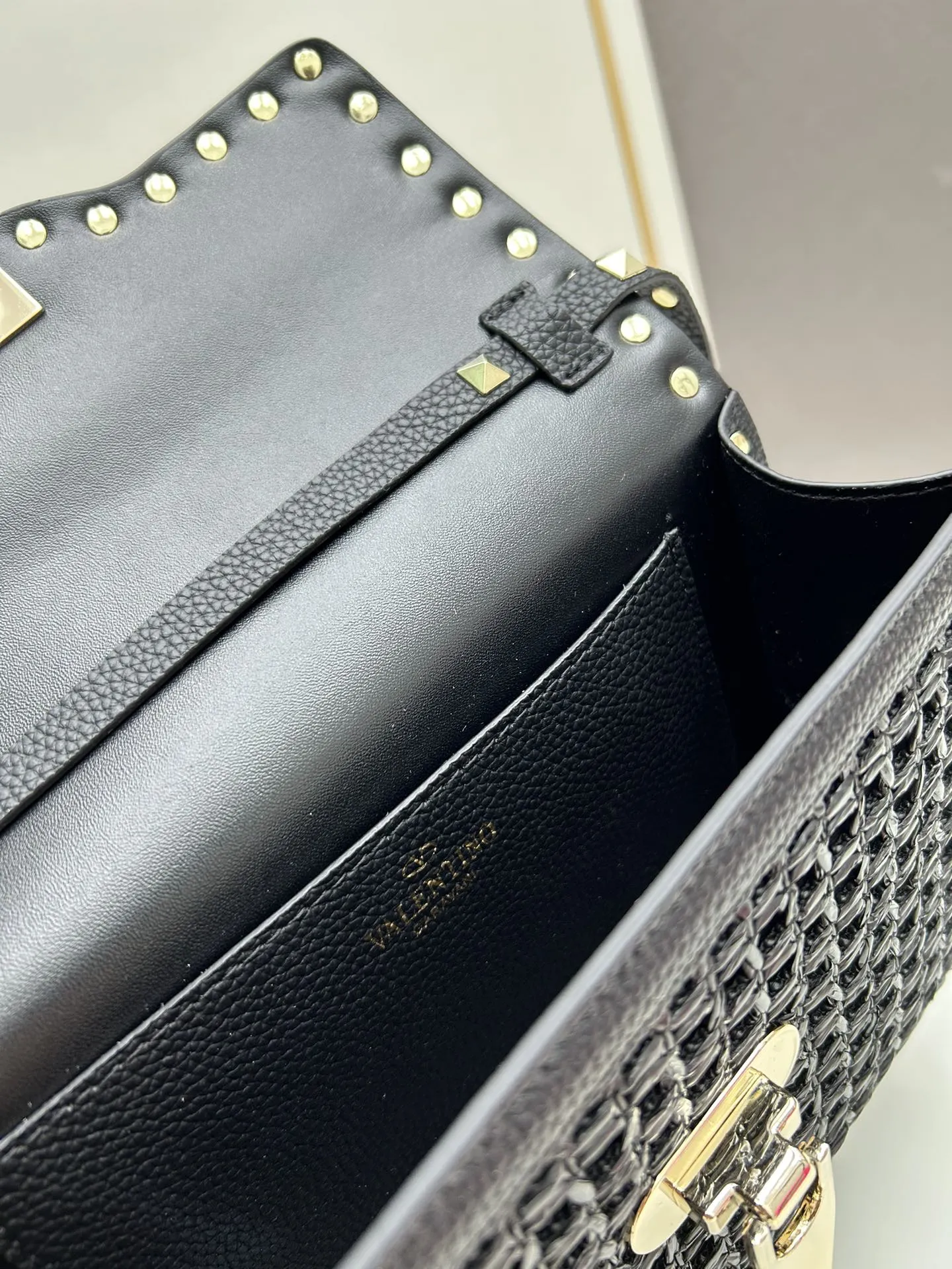 Valentino 黒 ラフィア編みショルダーバッグ - 画像 (10)