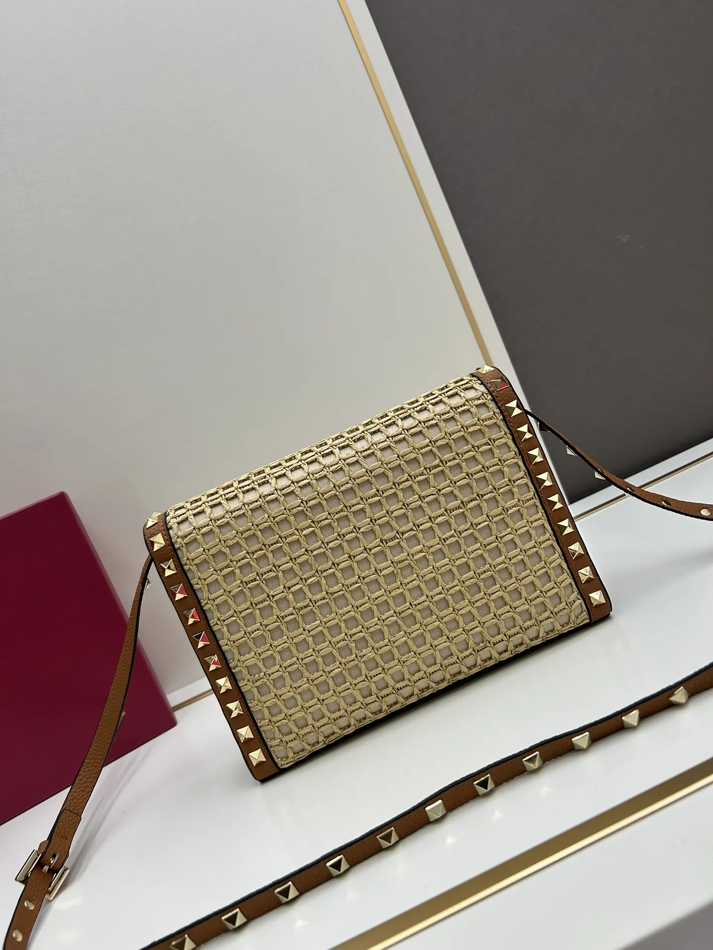 Valentino 華倫天奴 ベージュ ラフィア編みバッグ - 画像 (5)