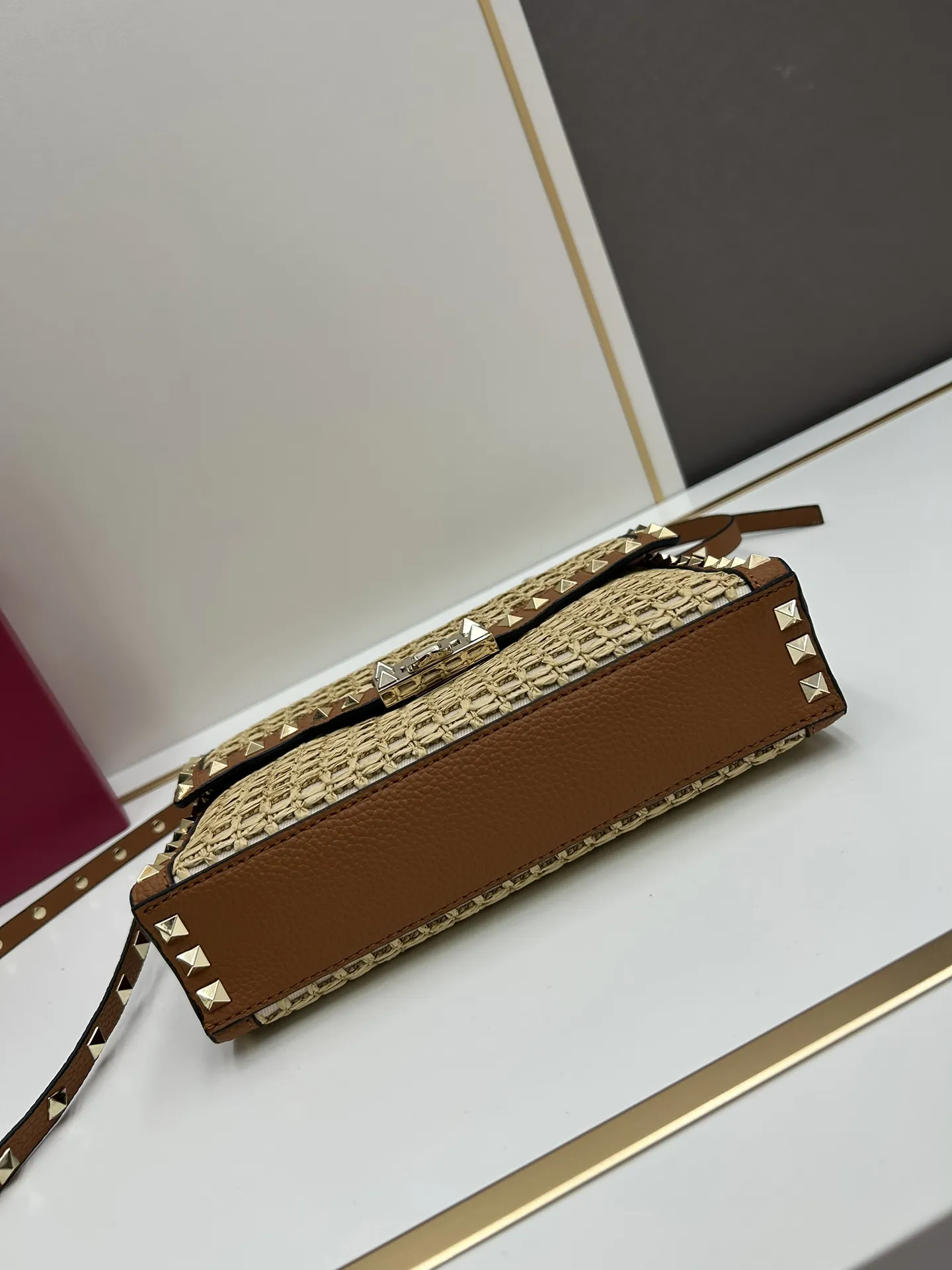 Valentino 華倫天奴 ベージュ ラフィア編みバッグ - 画像 (7)