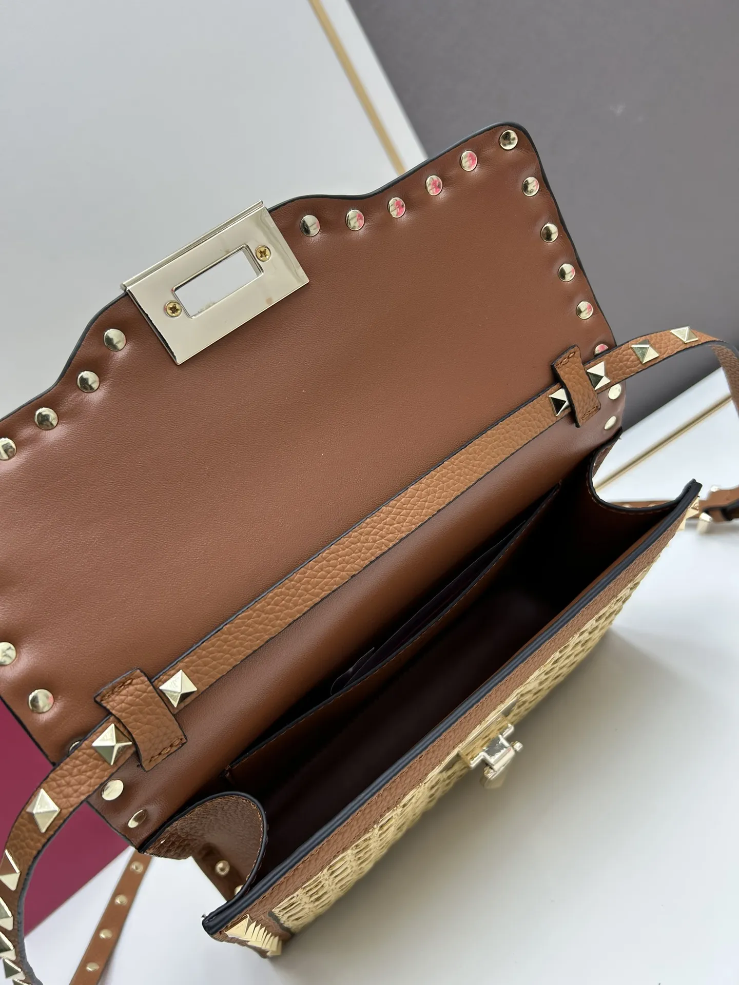 Valentino 華倫天奴 ベージュ ラフィア編みバッグ - 画像 (9)