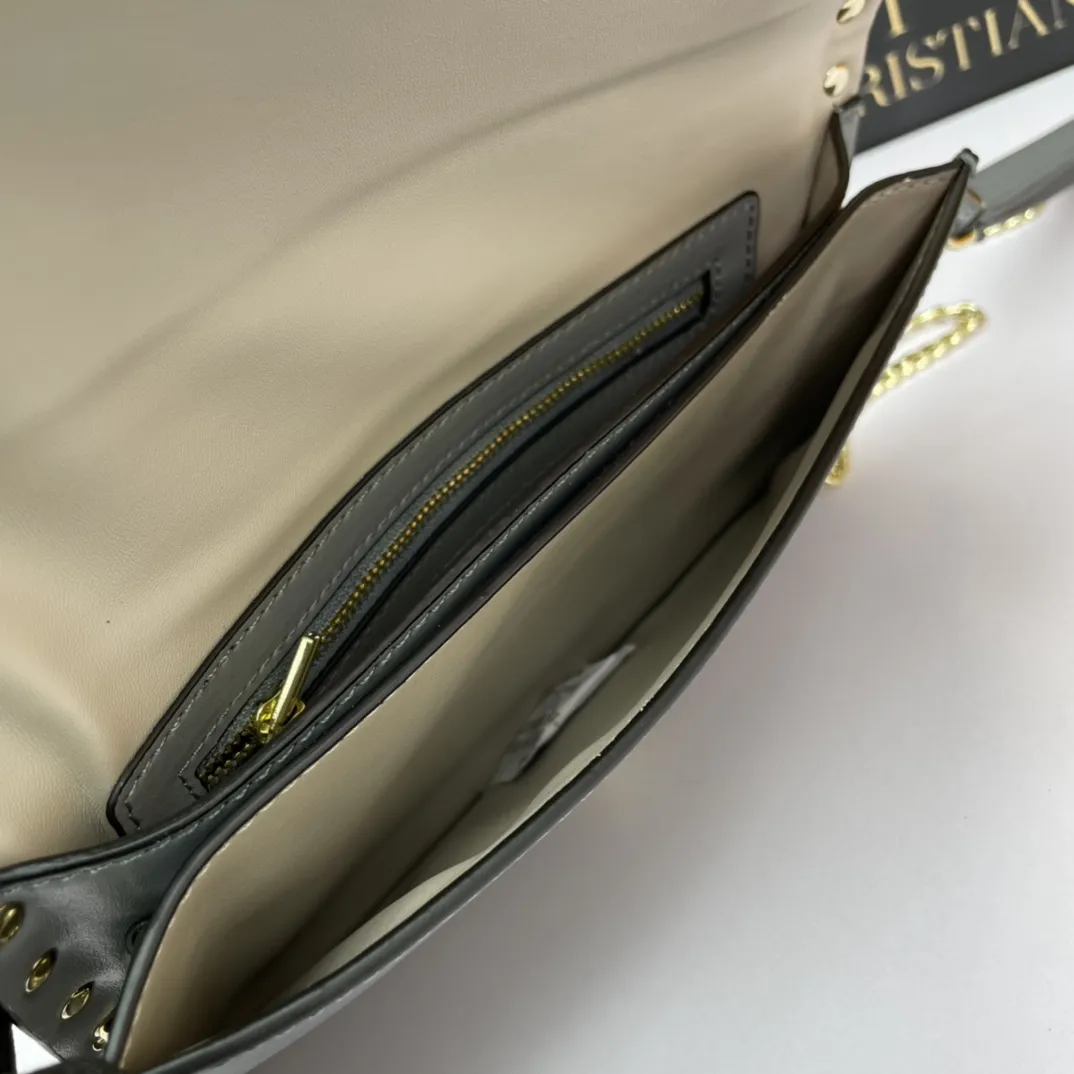 Valentino Garavani グレー小型ハンドバッグスタイル - 画像 (8)