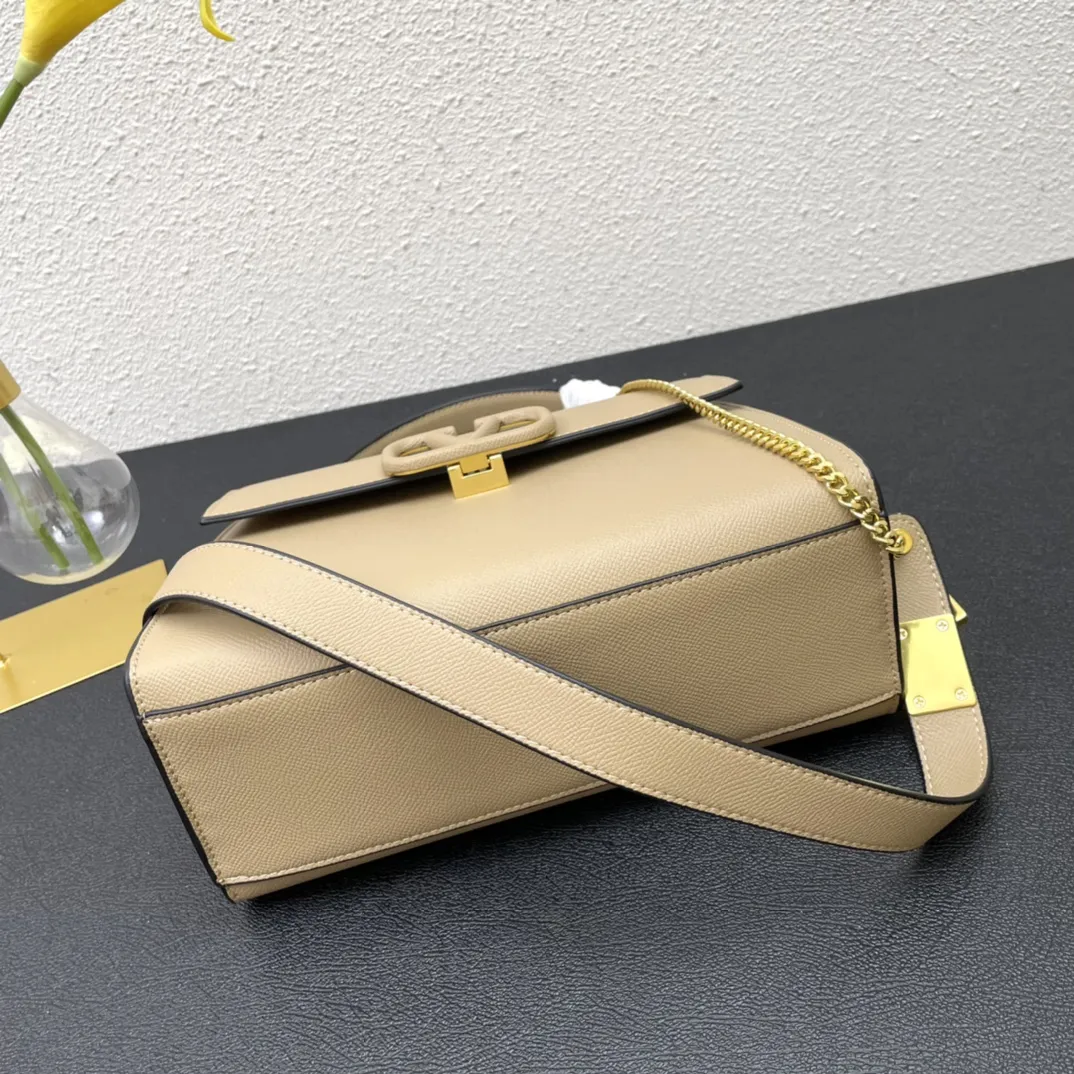 Valentino Garavani VSLING ベージュ ショルダーバッグ - 画像 (7)