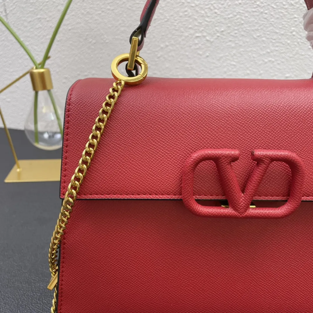 Valentino Garavani VSLING レッド ショルダーバッグ - 画像 (6)