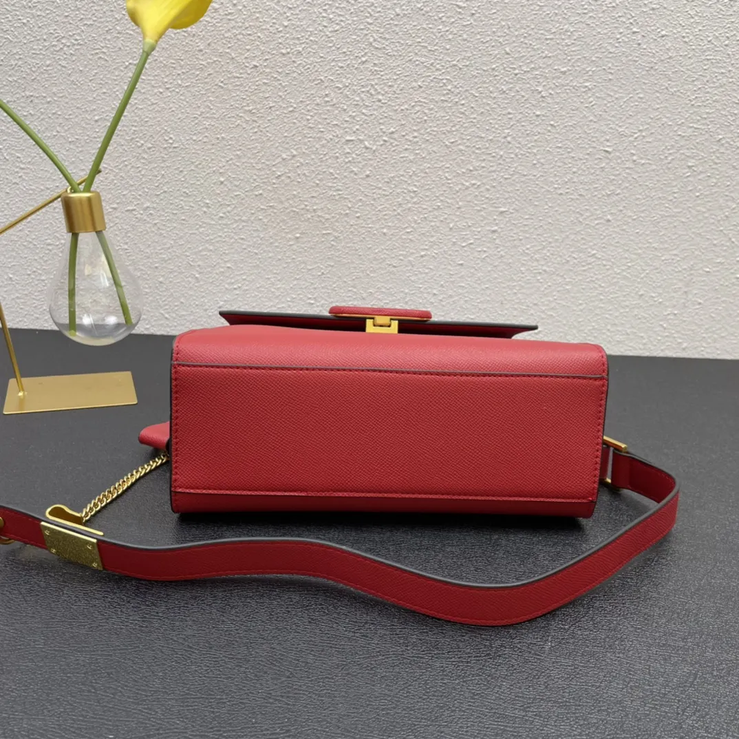 Valentino Garavani VSLING レッド ショルダーバッグ - 画像 (7)