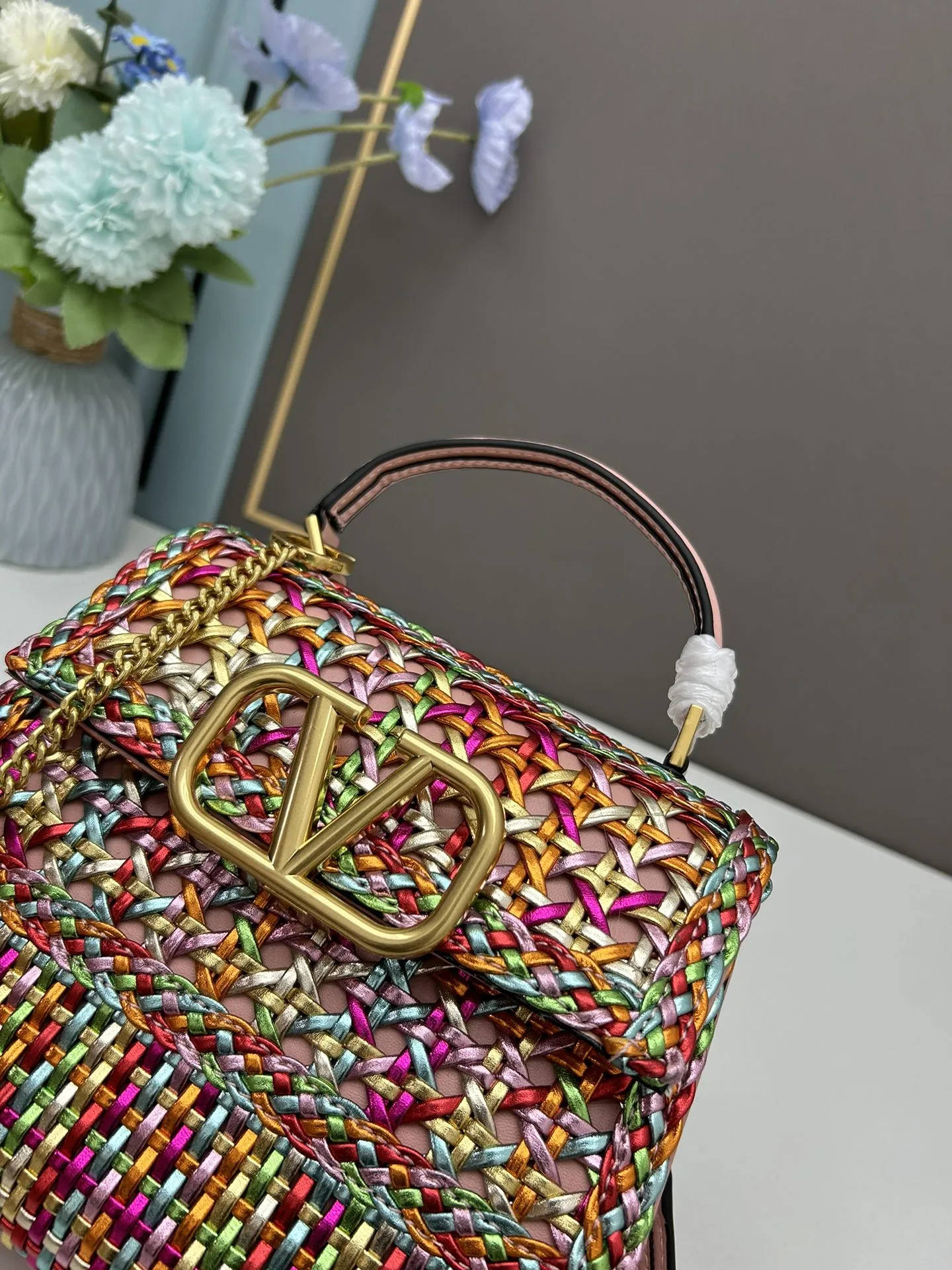 Valentino Garavani VSLING カラフル編みバッグ - 画像 (5)