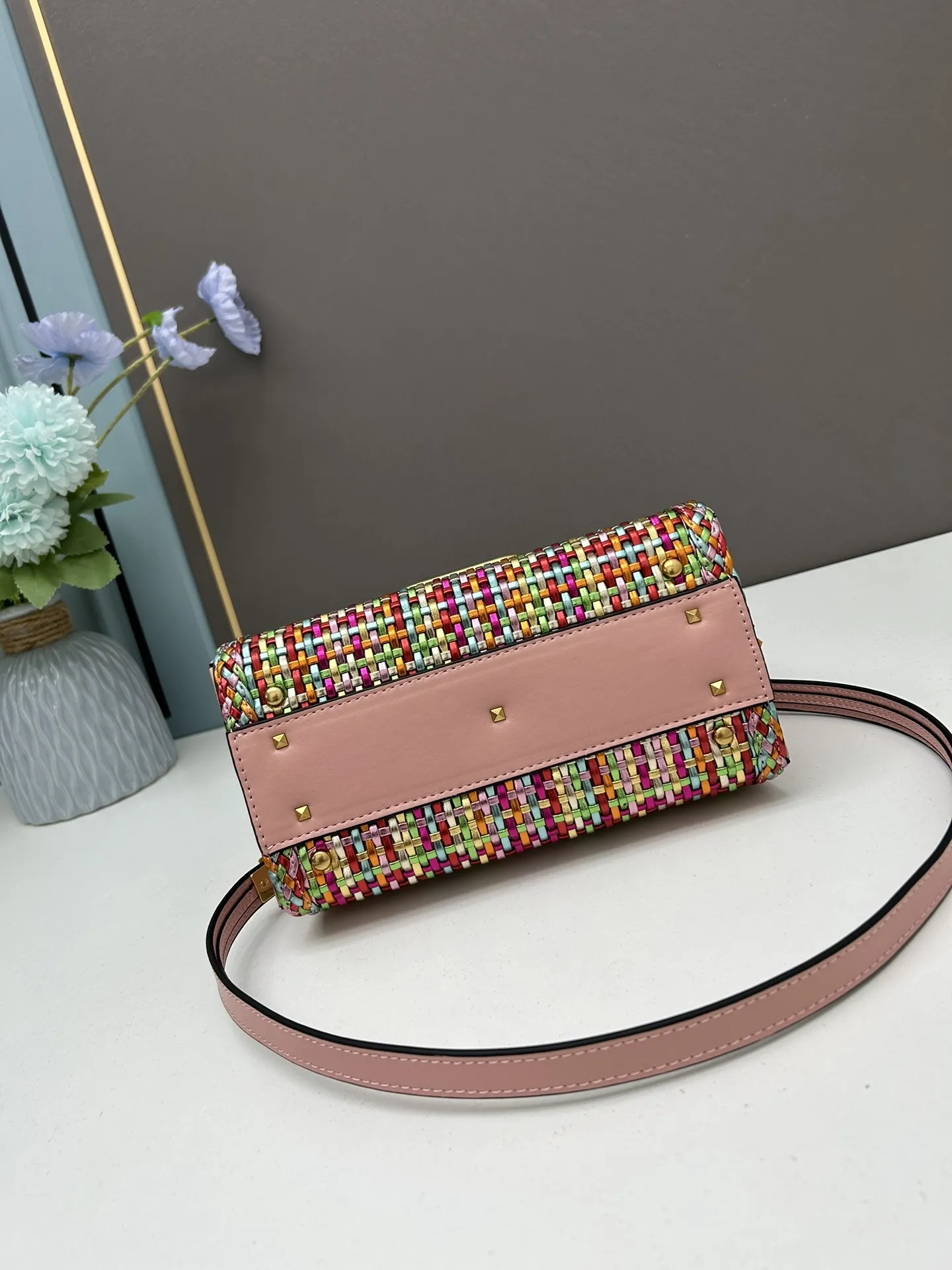 Valentino Garavani VSLING カラフル編みバッグ - 画像 (6)