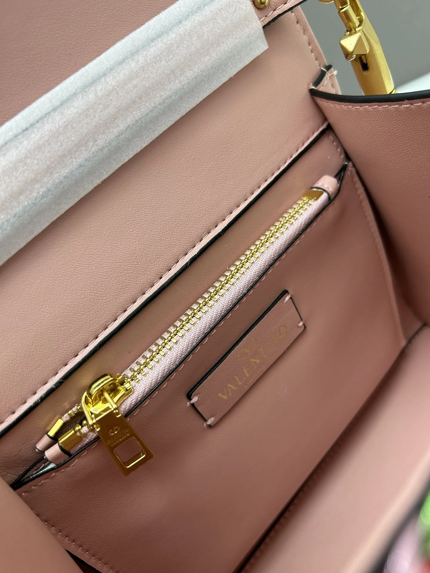 Valentino Garavani VSLING カラフル編みバッグ - 画像 (9)