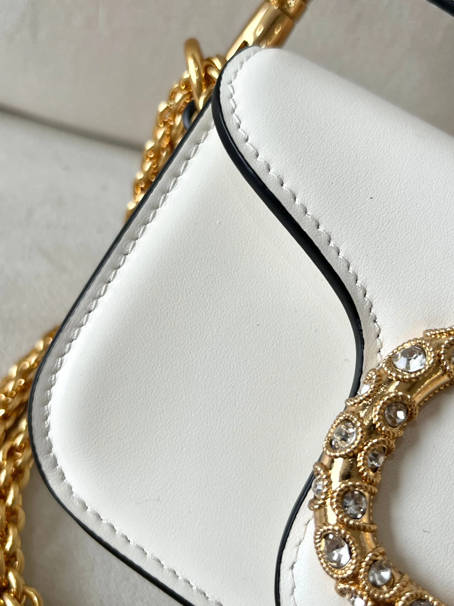 Valentino 白小牛皮ハンドバッグ - 画像 (8)