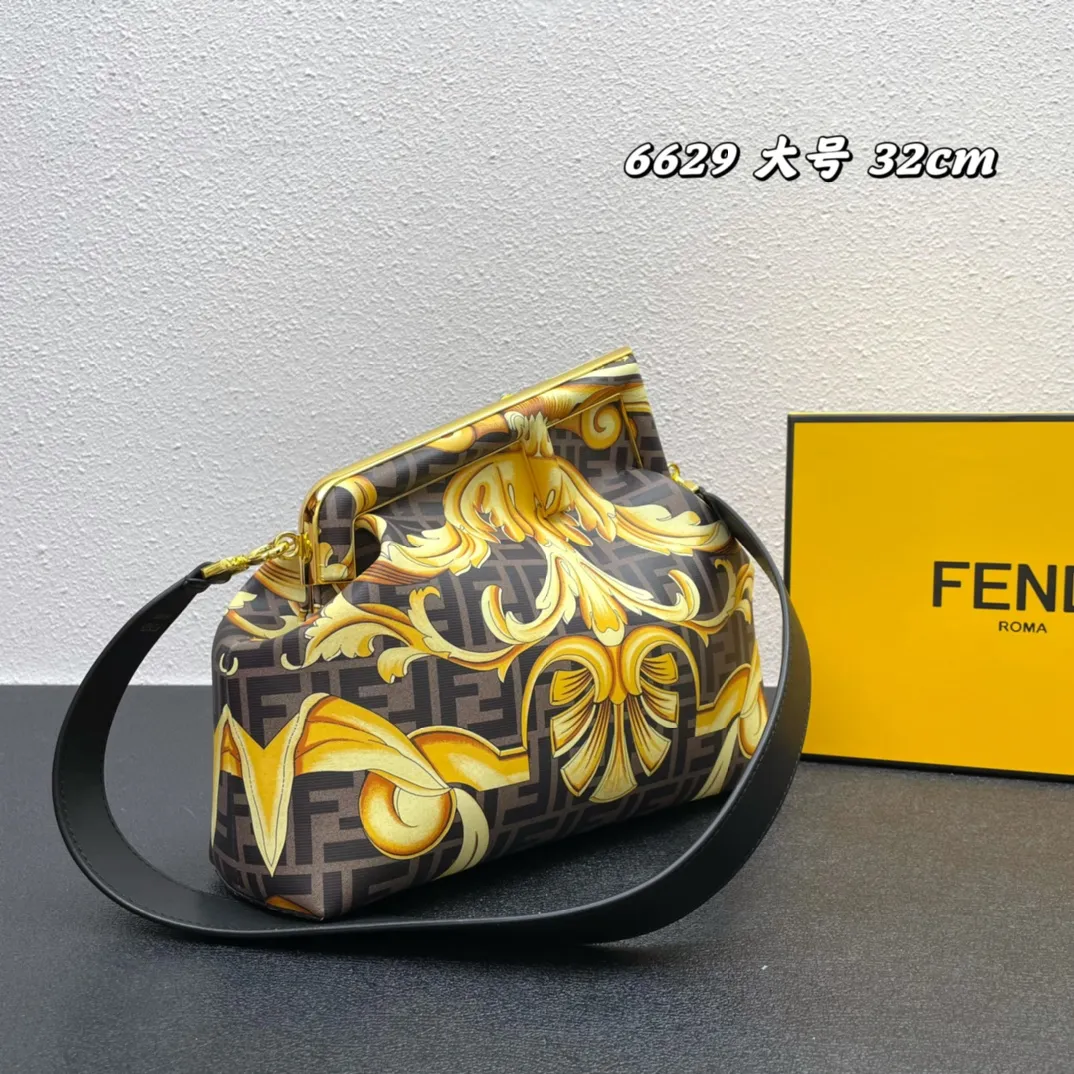 Fendi by Versace ゴールドプリントトートバッグ - 画像 (3)