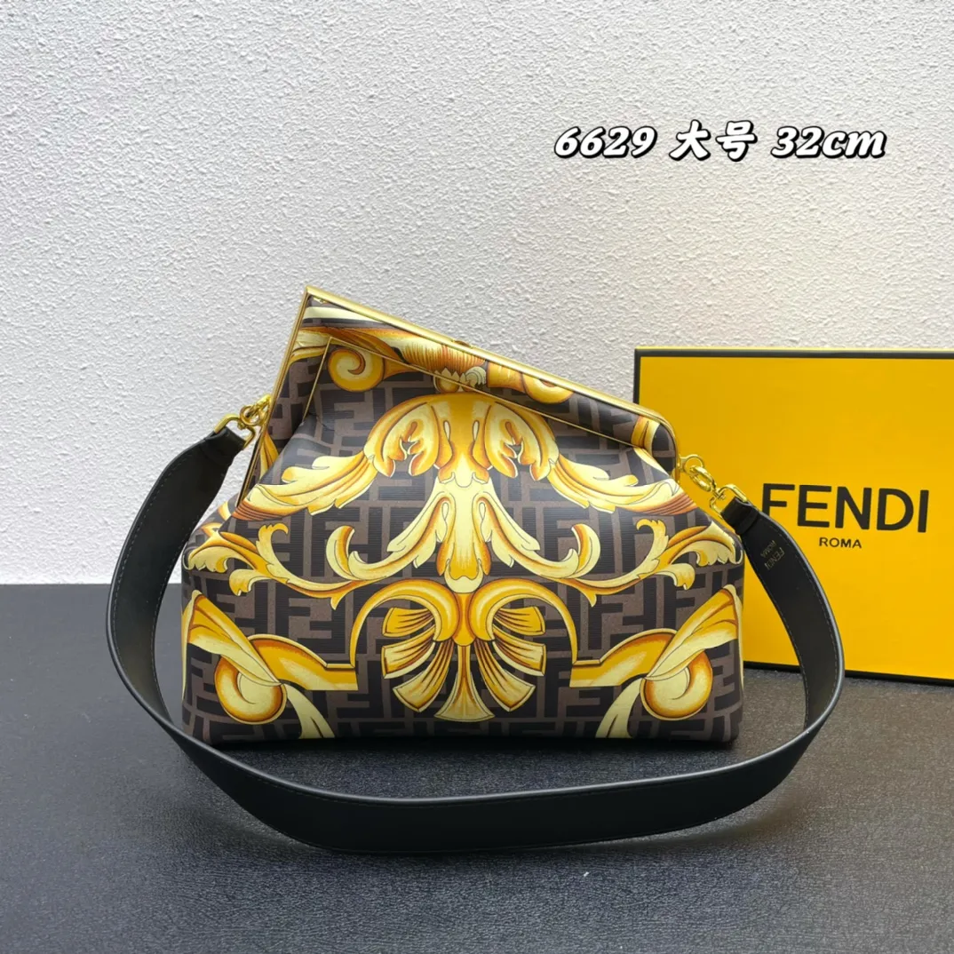 Fendi by Versace ゴールドプリントトートバッグ - 画像 (4)
