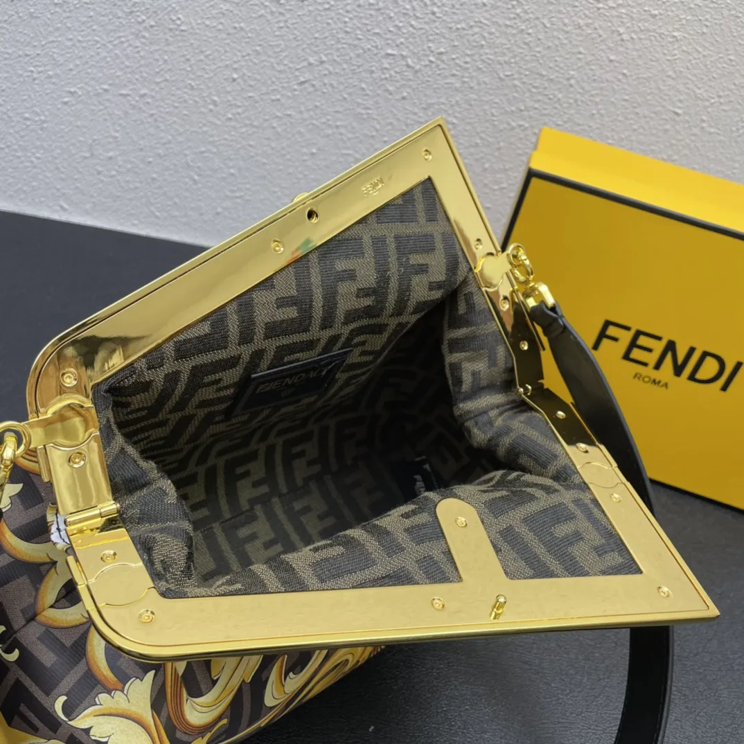 Fendi by Versace ゴールドプリントトートバッグ - 画像 (9)