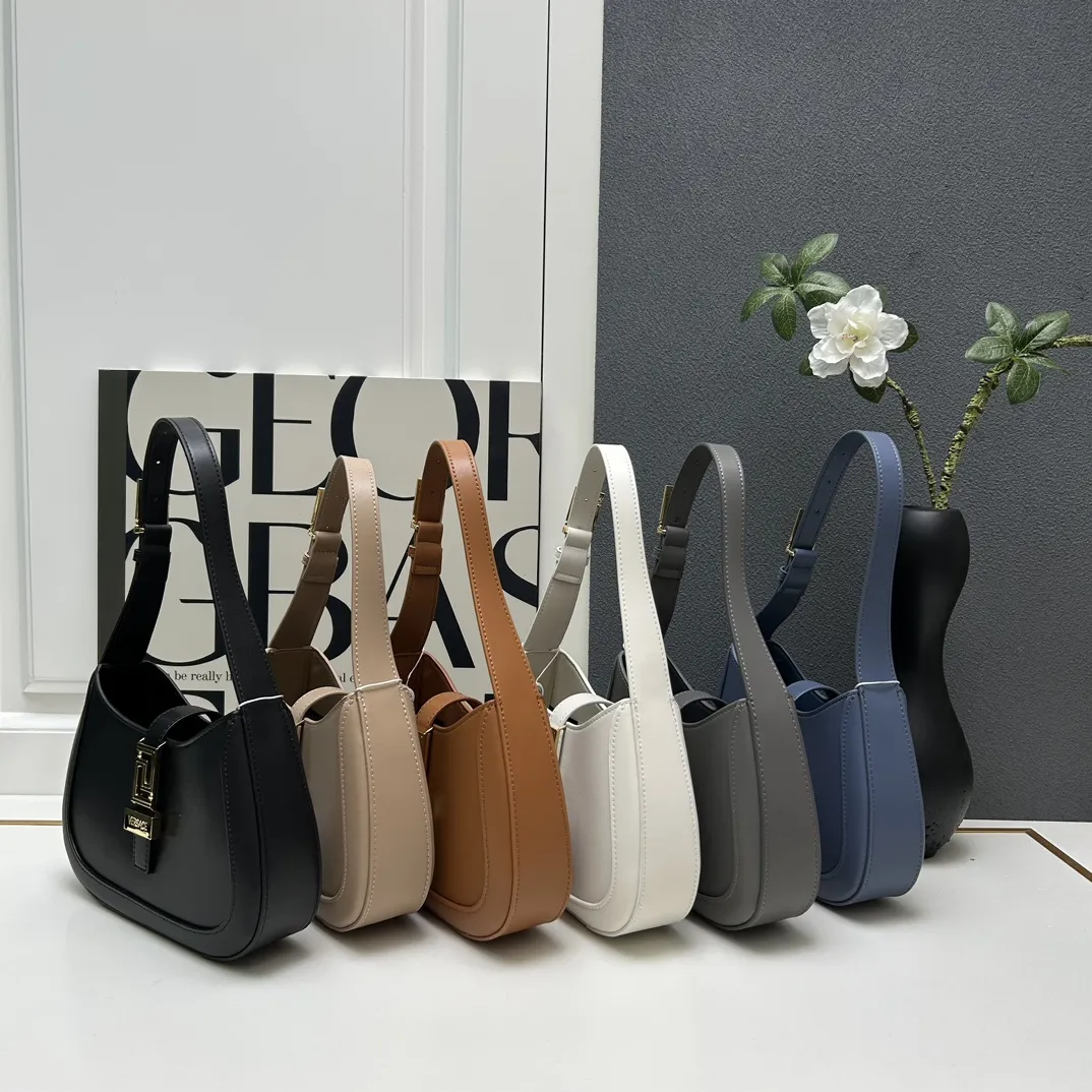 VERSACE 腋下包 ブルー レザー H03117 - 画像 (8)