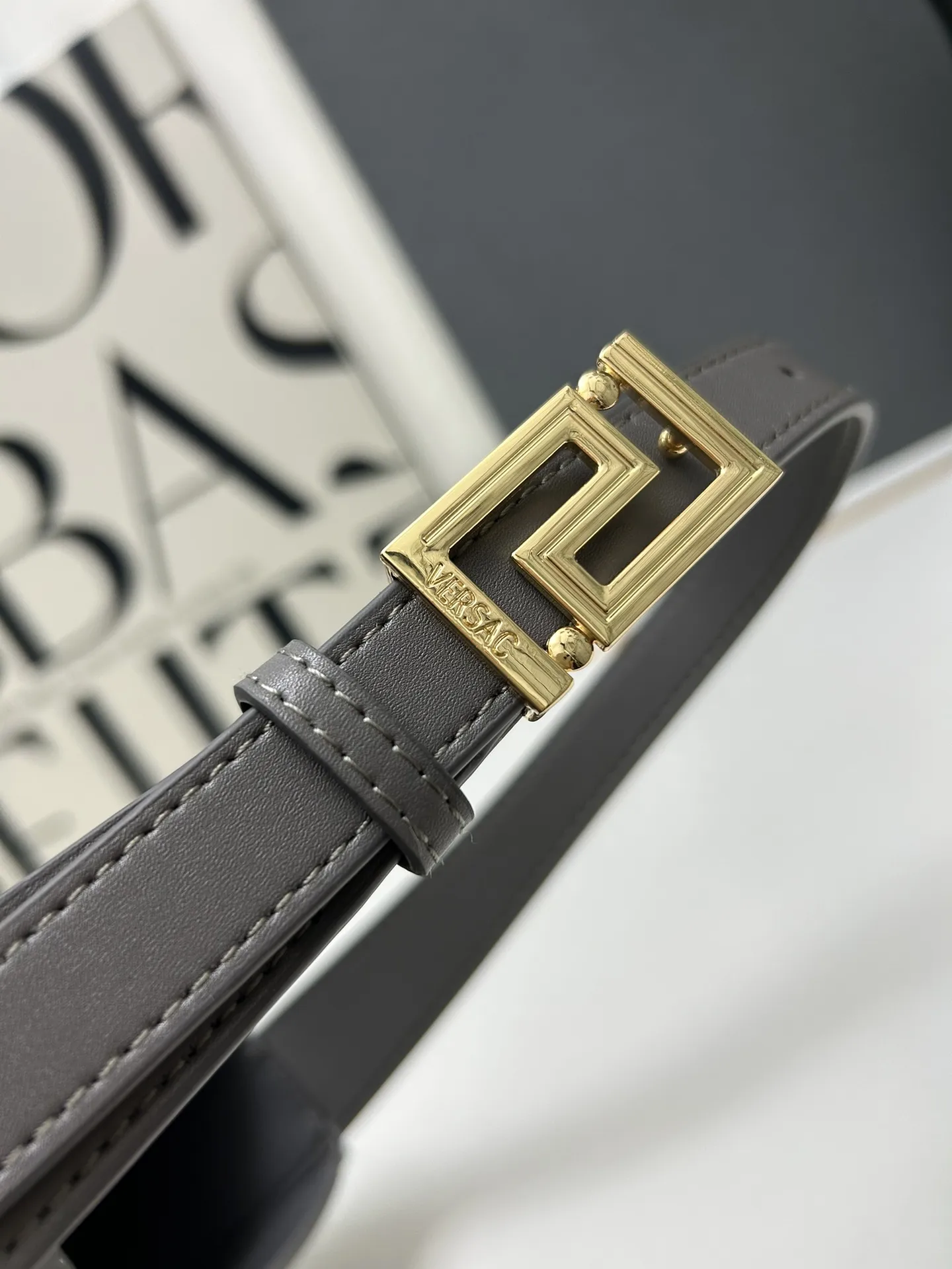 VERSACE グレー 腋下バッグ H03117 - 画像 (7)