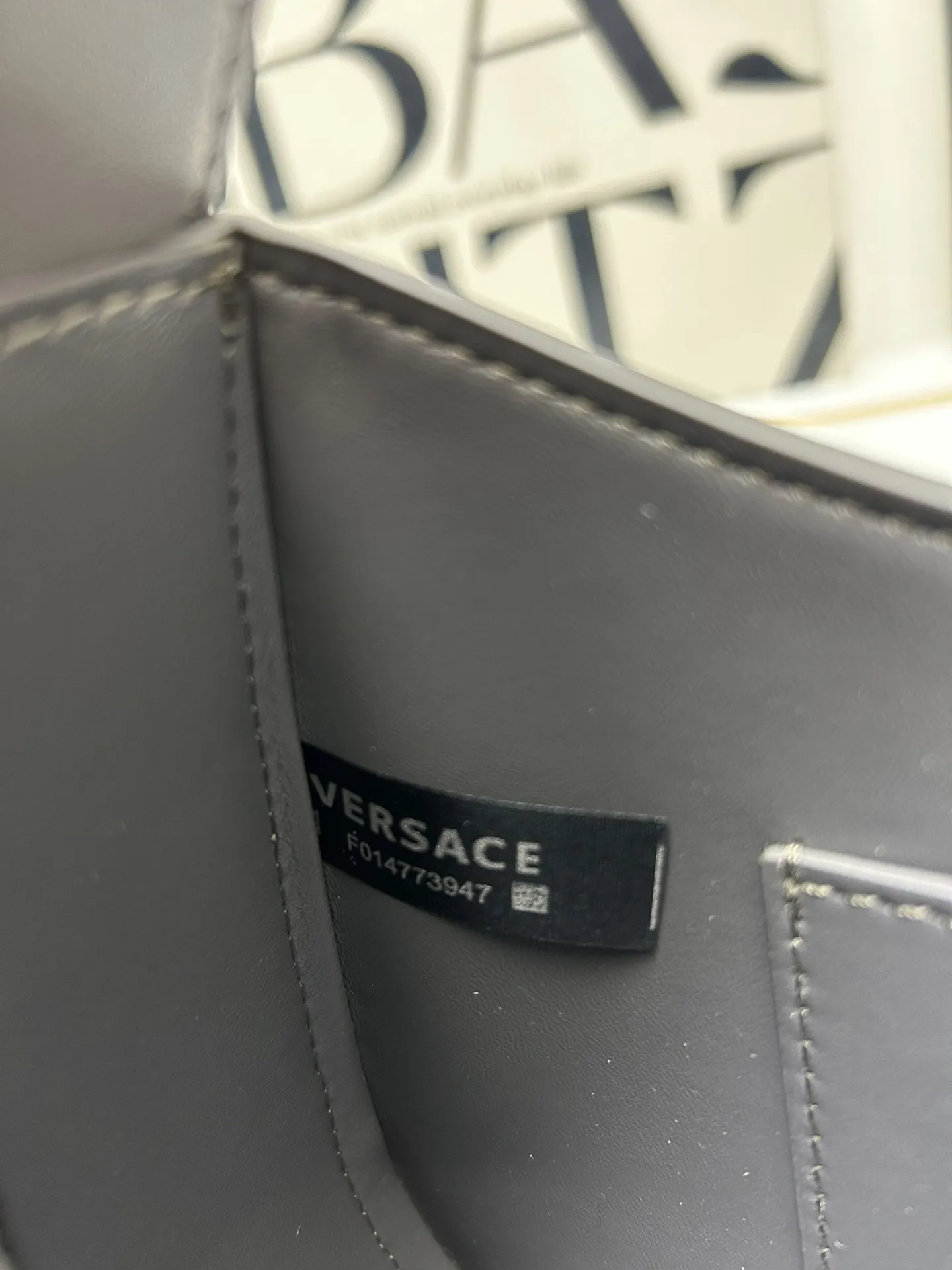 VERSACE グレー 腋下バッグ H03117 - 画像 (11)