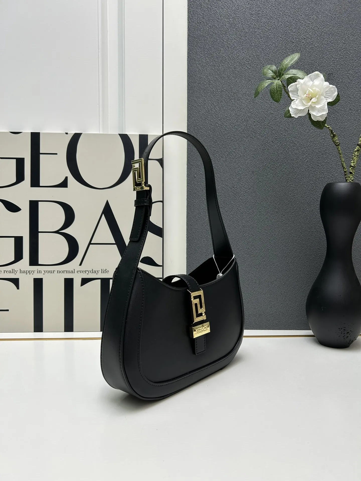 VERSACE 黒 腋下バッグ H03117 新作 - 画像 (4)