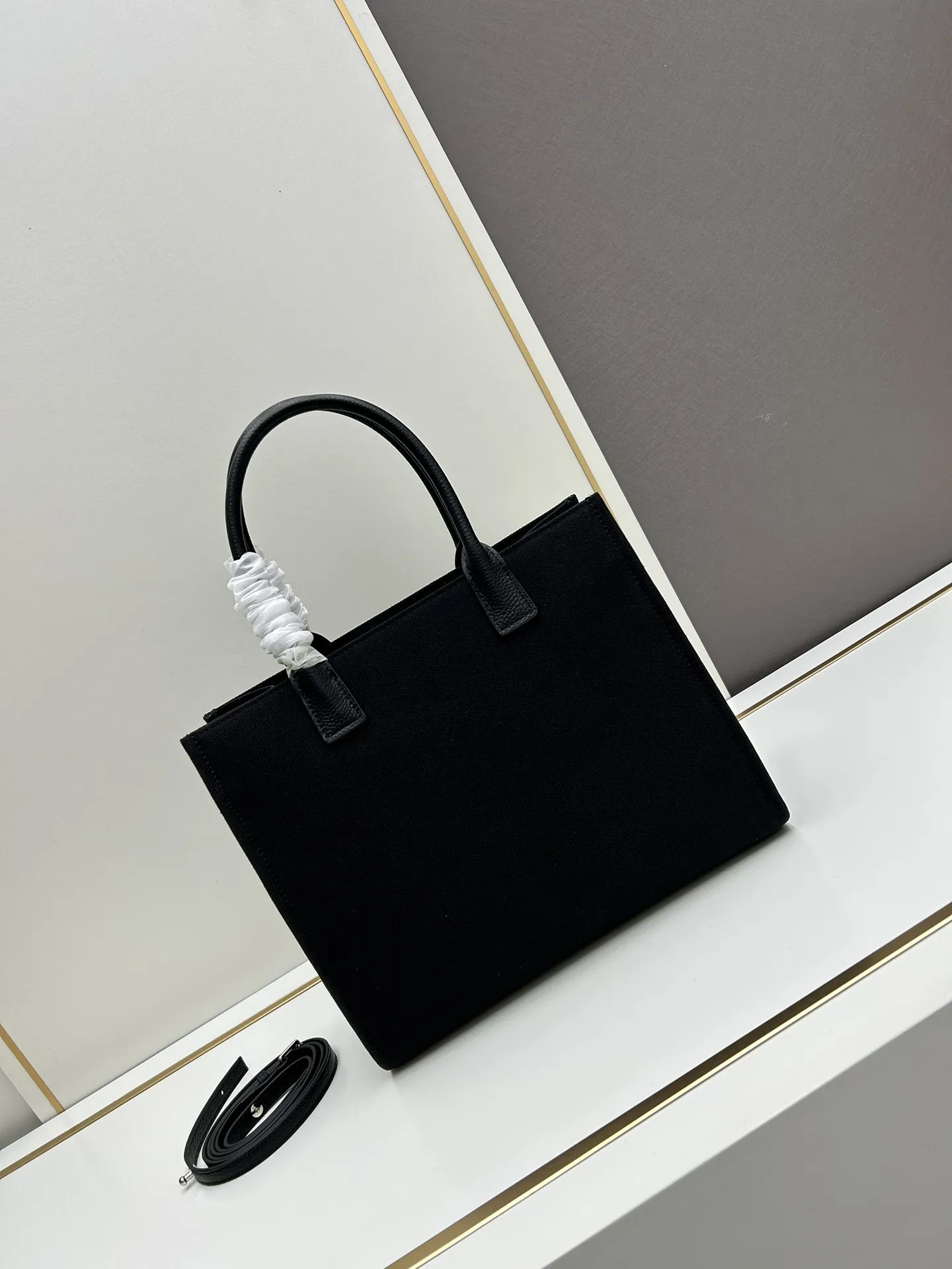 Versace ブラックデニムトートバッグ2023新作 - 画像 (4)