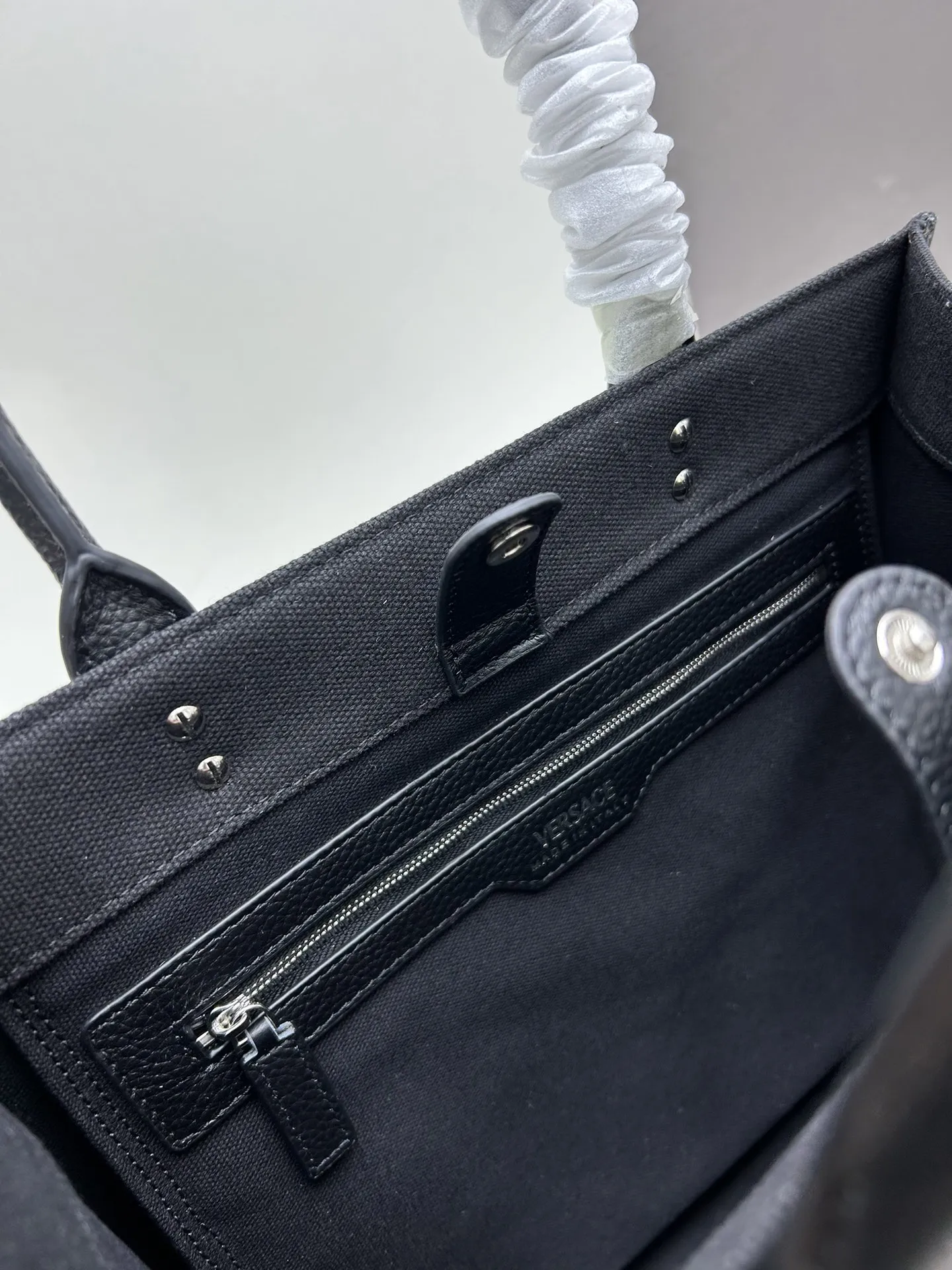 Versace ブラックデニムトートバッグ2023新作 - 画像 (9)