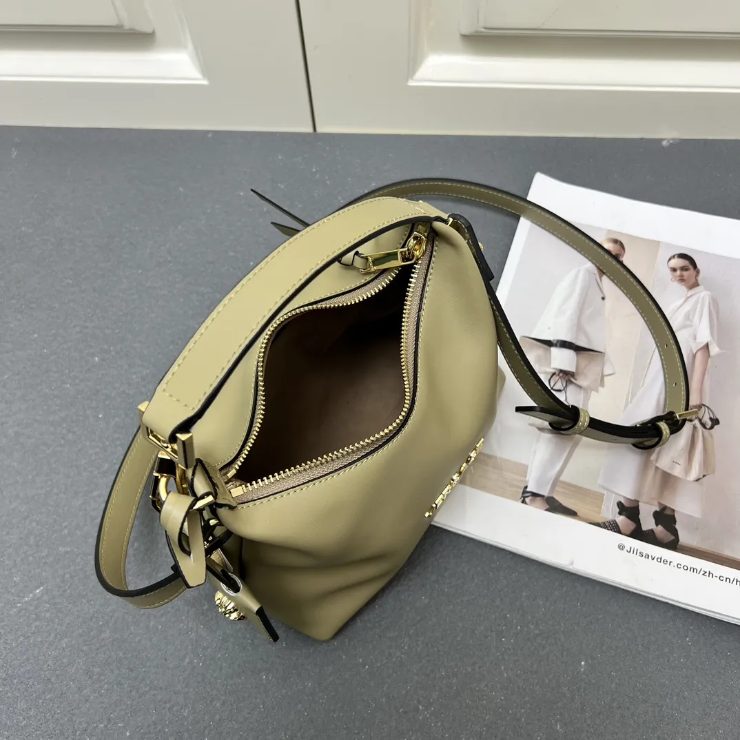 VERSACE オリーブグリーン 新月型バッグ - 画像 (10)