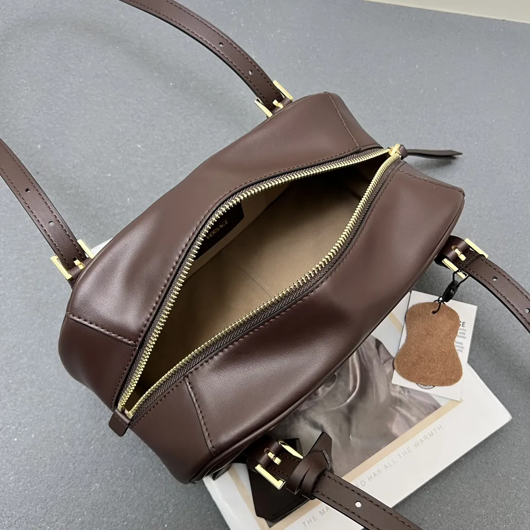 VERSACE 女性腋下バッグ 茶色 新作 - 画像 (9)