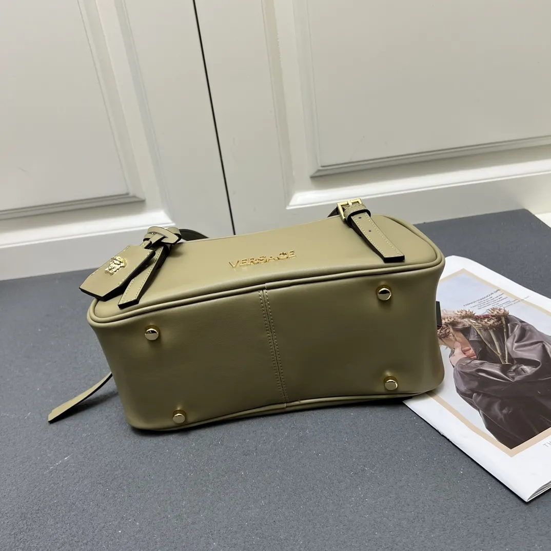 VERSACE オリーブグリーン レディース腋下バッグ - 画像 (8)
