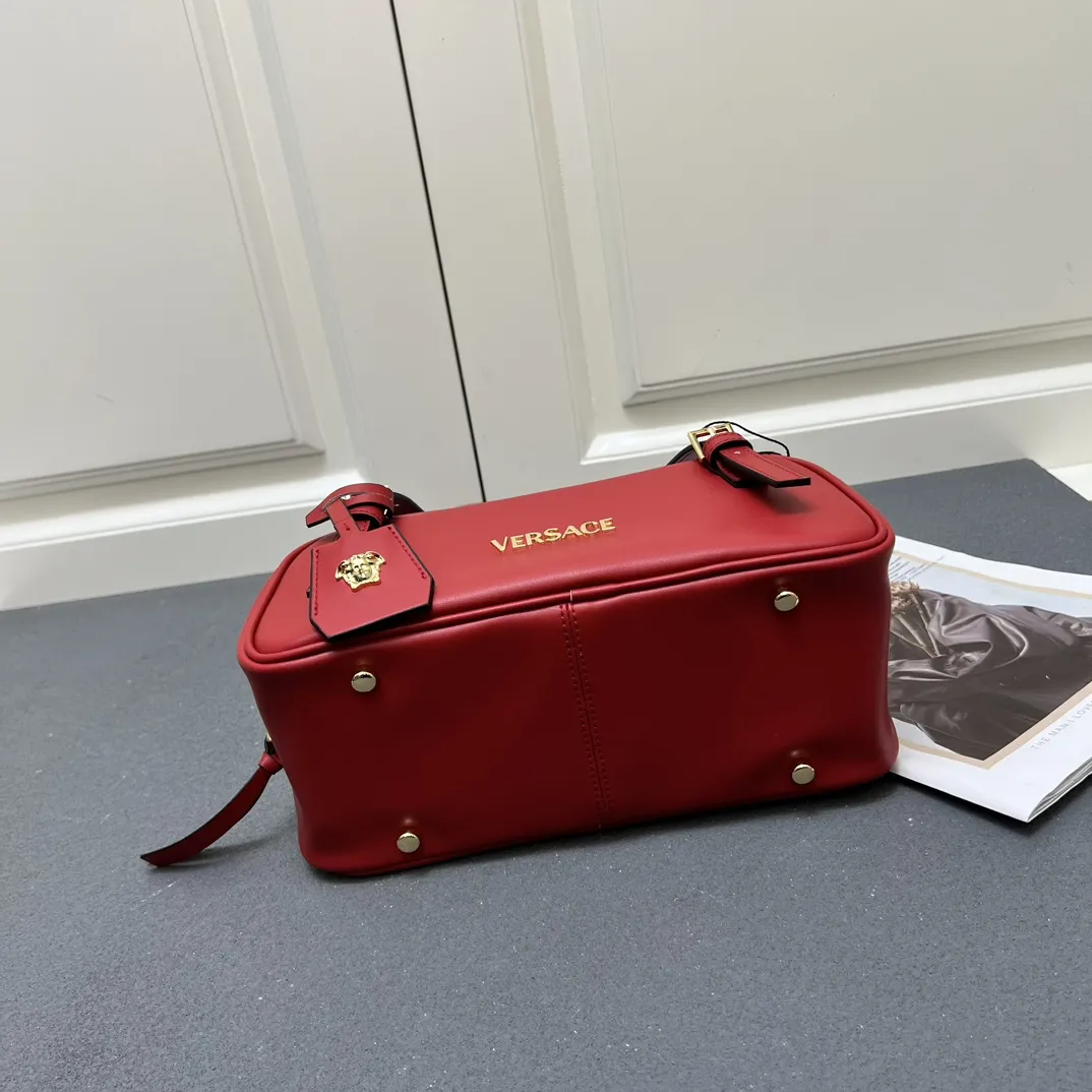 VERSACEレッドレディース腋下バッグ新作H08886 - 画像 (7)