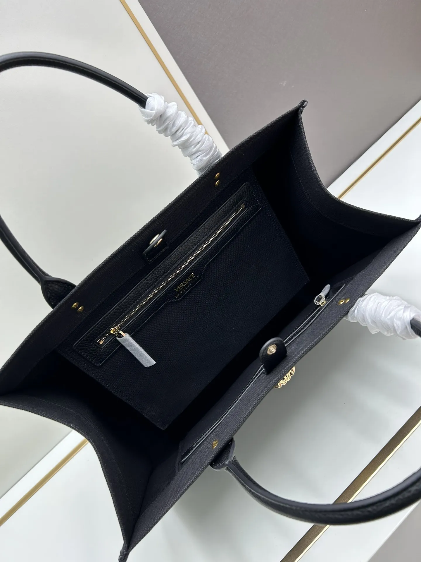 Versace ブラックデニムトートバッグ2023新作 - 画像 (8)