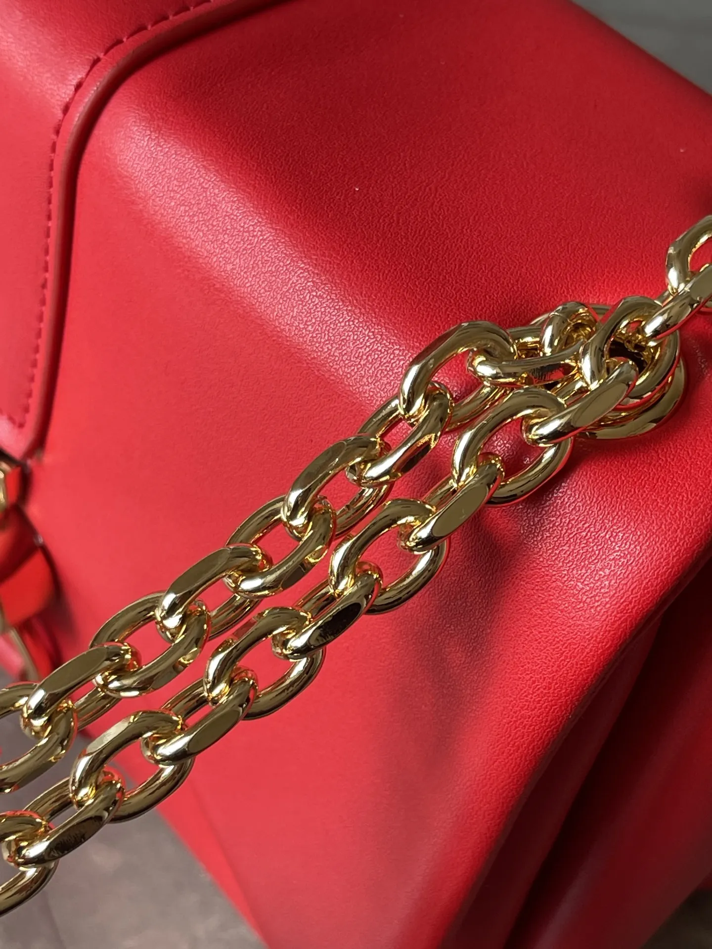 Versaceレッド大胆プリント女性用バッグ - 画像 (6)