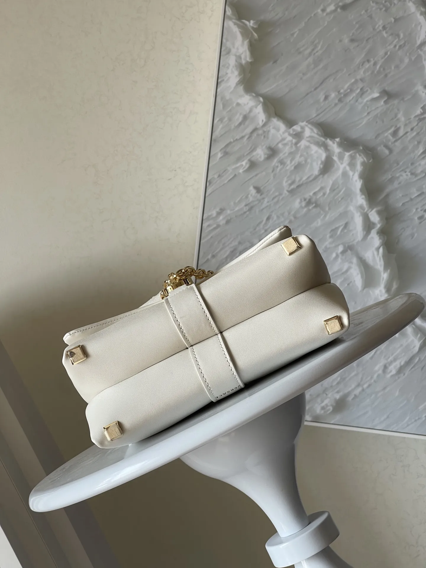 Versace 25秋冬新品ゴールド単間女包大胆プリント - 画像 (8)