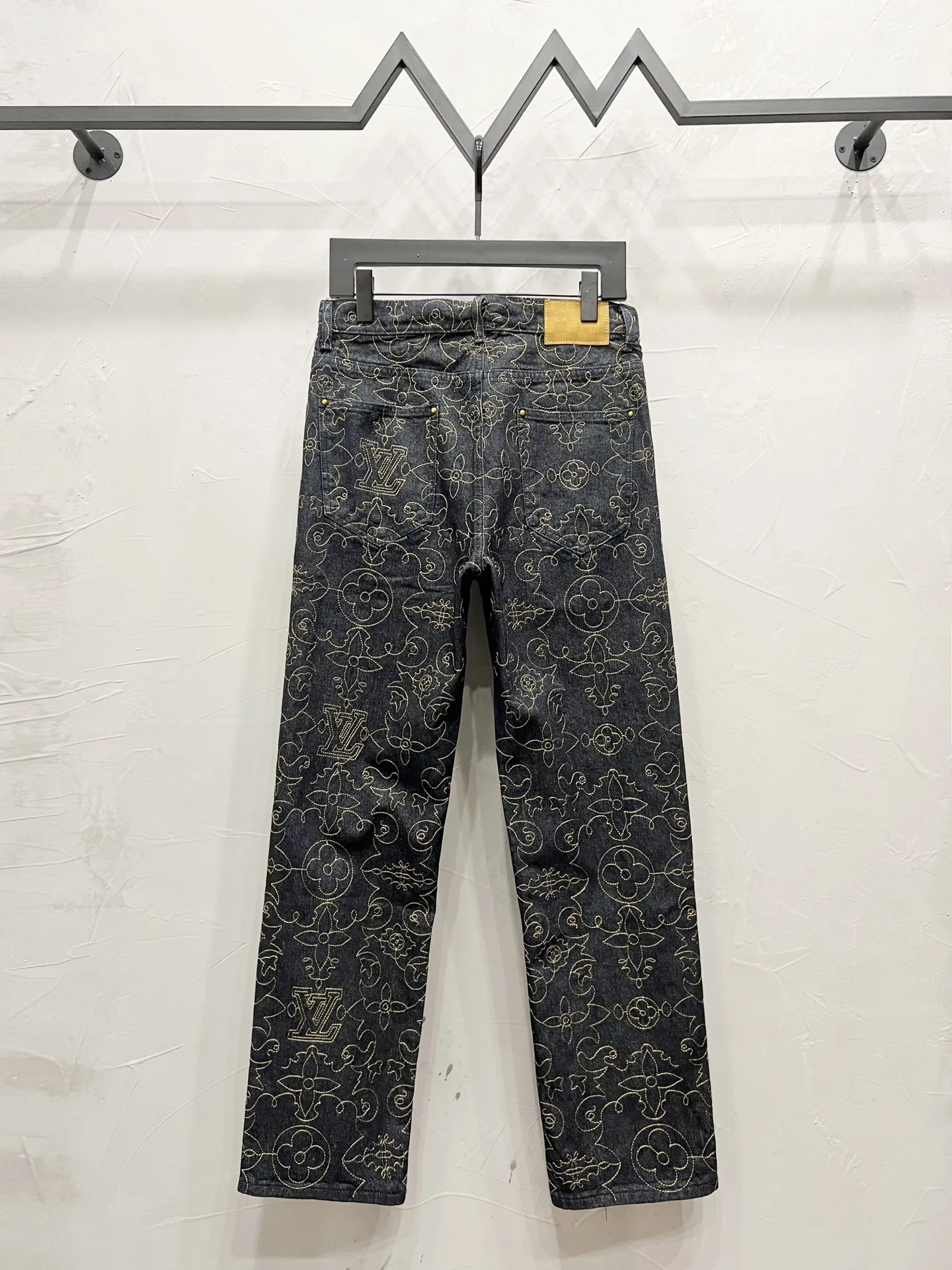 Louis Vuitton Men's Black Floral Pattern Jeans - M903 - Sizes M-XXL - Image 3