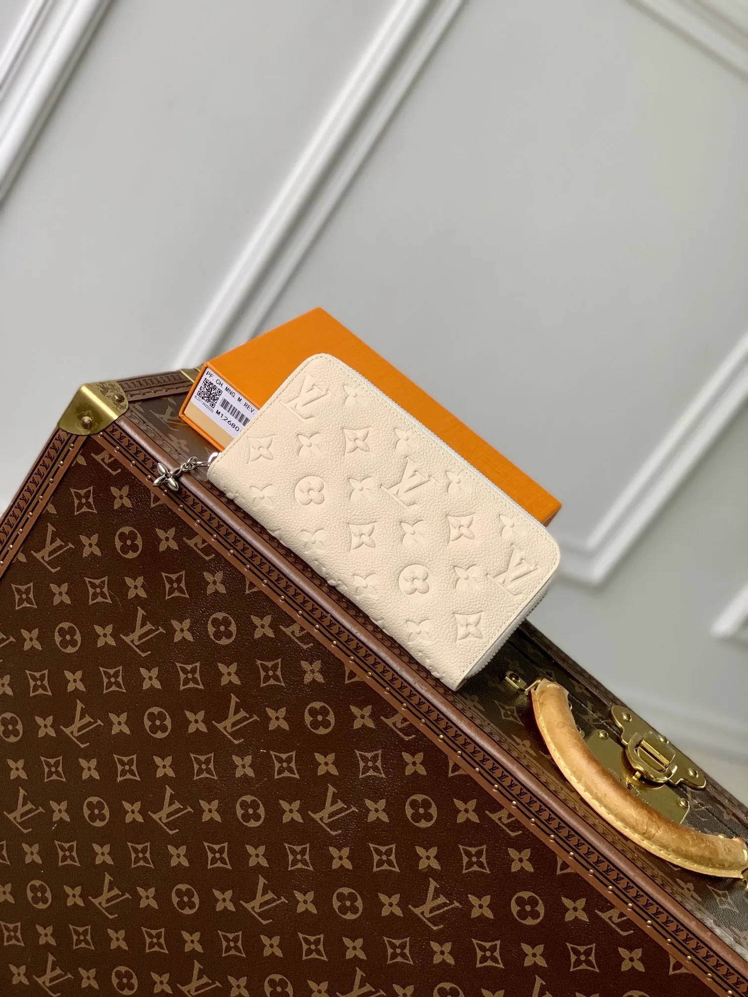 ルイ・ヴィトン LV スキーウォレット クレール ホワイト