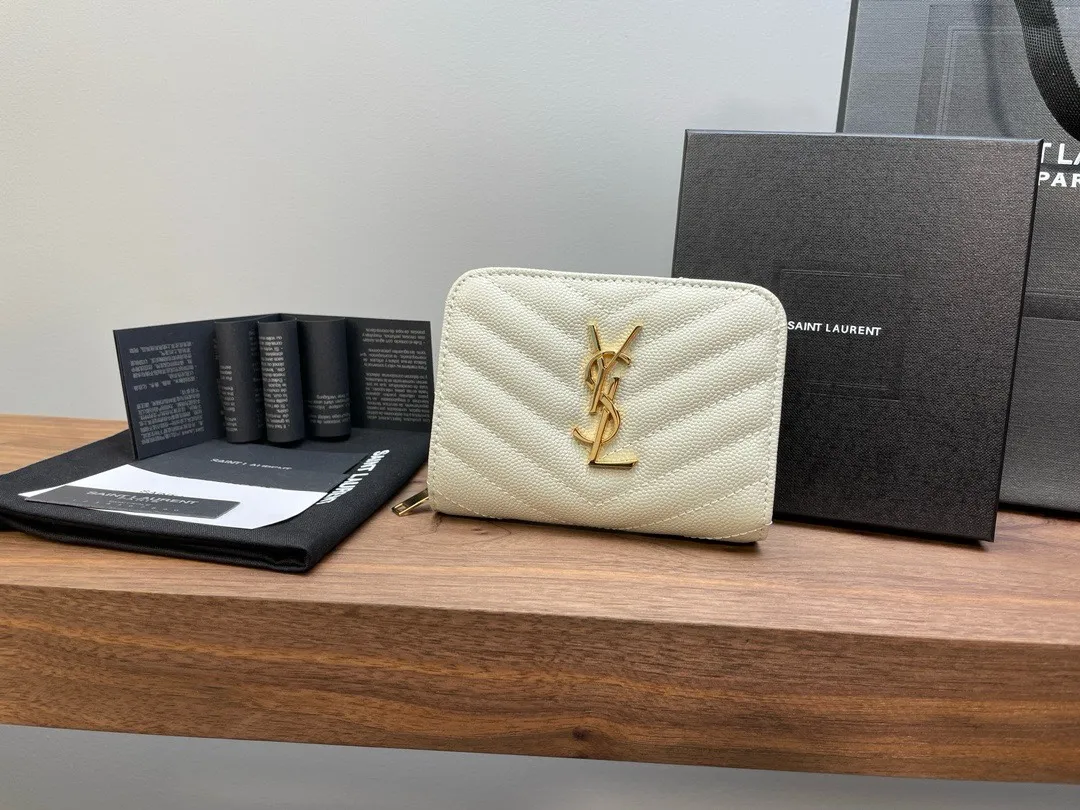 サンローラン カサンドル マトラッセ ウォレット クリーム