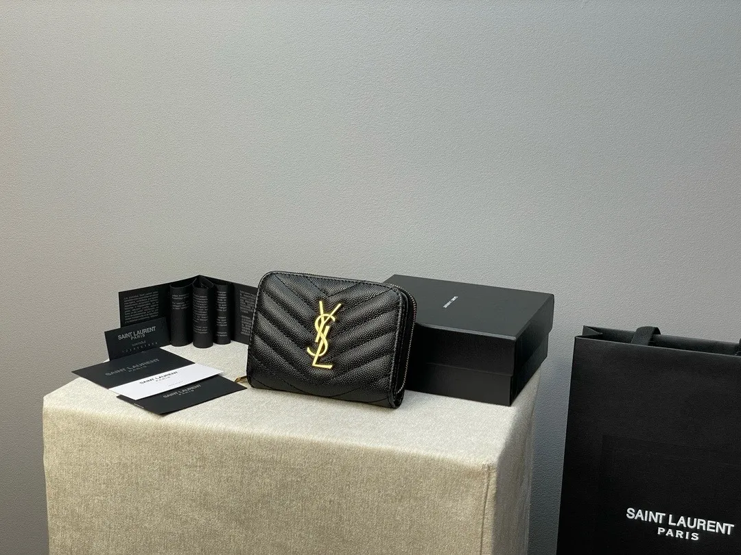 サンローラン カサンドル マトラッセ ウォレット ブラック ゴールド