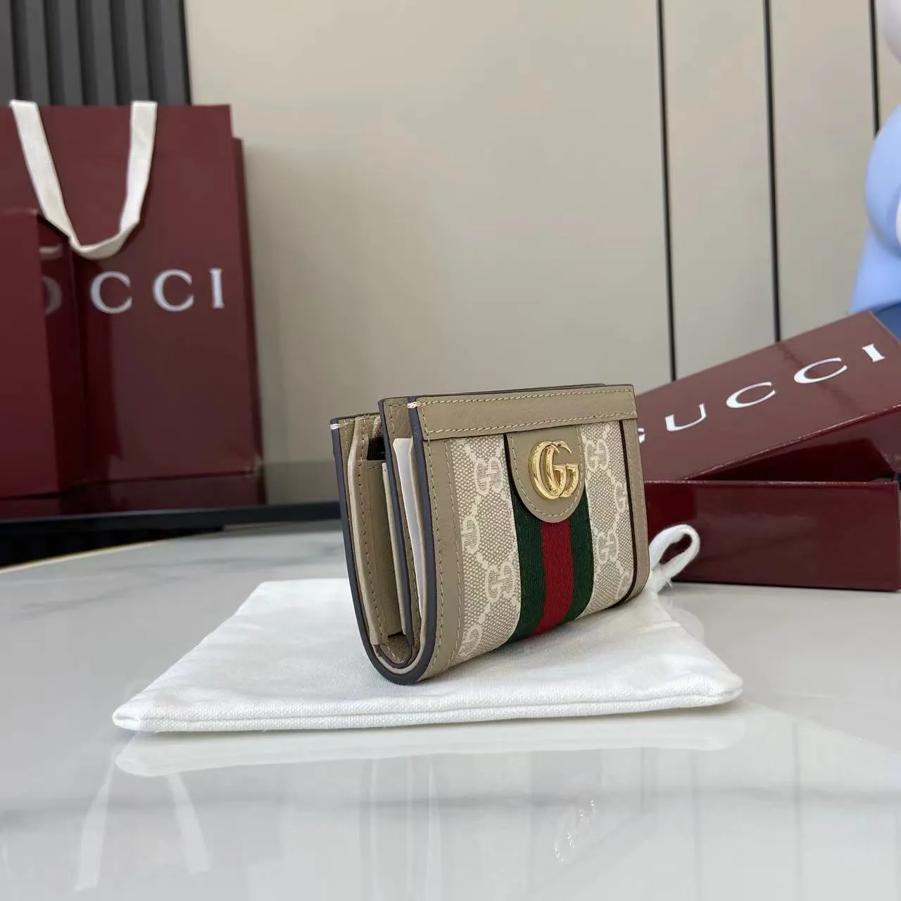 グッチ シュプリーム ウォレット 813296 オートミールカラー - 画像 (3)