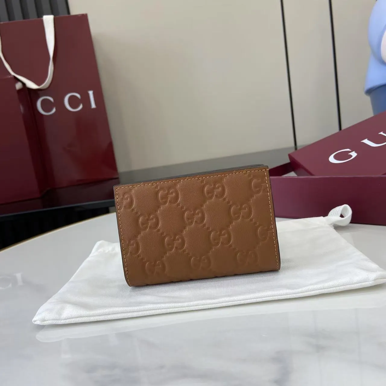 グッチ GGエンブレム スモールウォレット ブラウンレザー - 画像 (4)