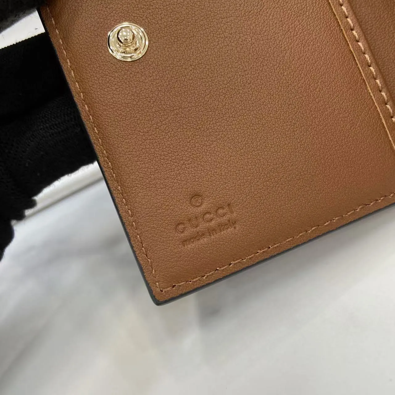 グッチ GGエンブレム スモールウォレット ブラウンレザー - 画像 (9)