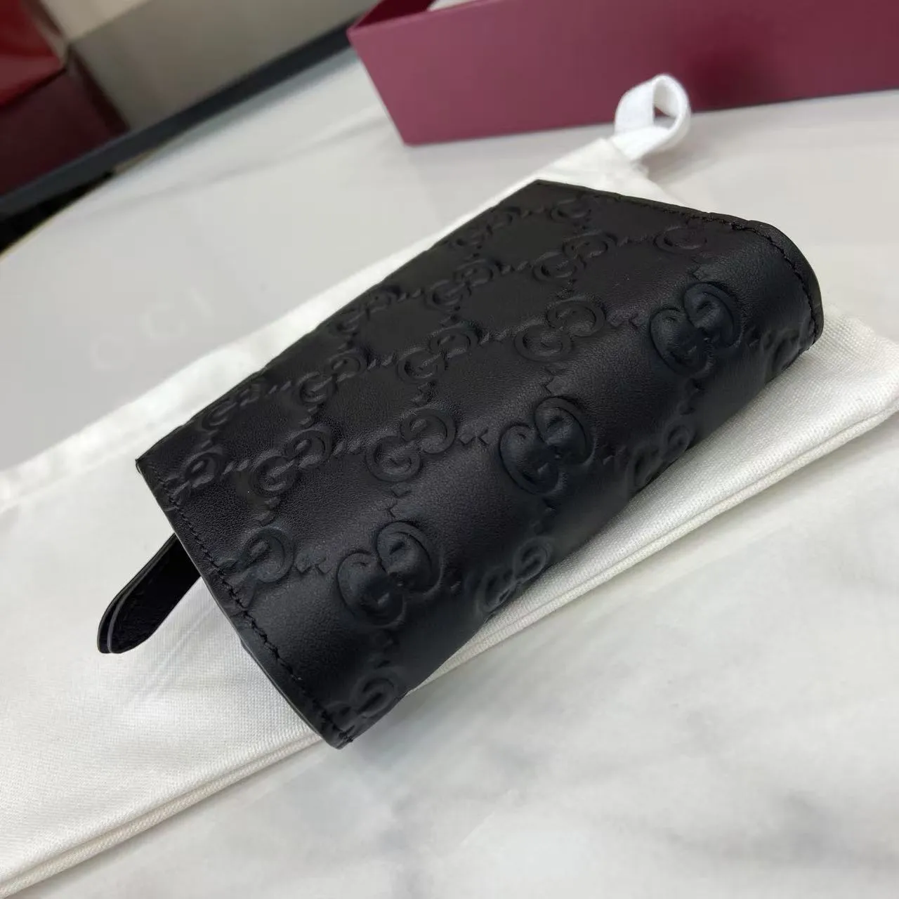 グッチ GGエンブレム スモールウォレット ブラックレザー - 画像 (5)