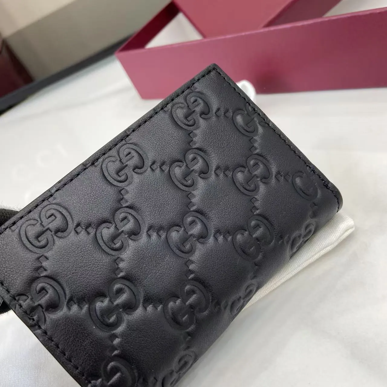 グッチ GGエンブレム スモールウォレット ブラックレザー - 画像 (6)