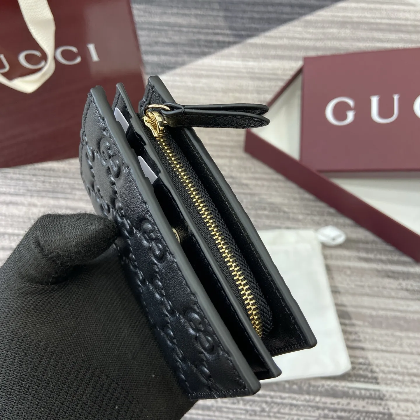 グッチ GGエンブレム スモールウォレット ブラックレザー - 画像 (13)