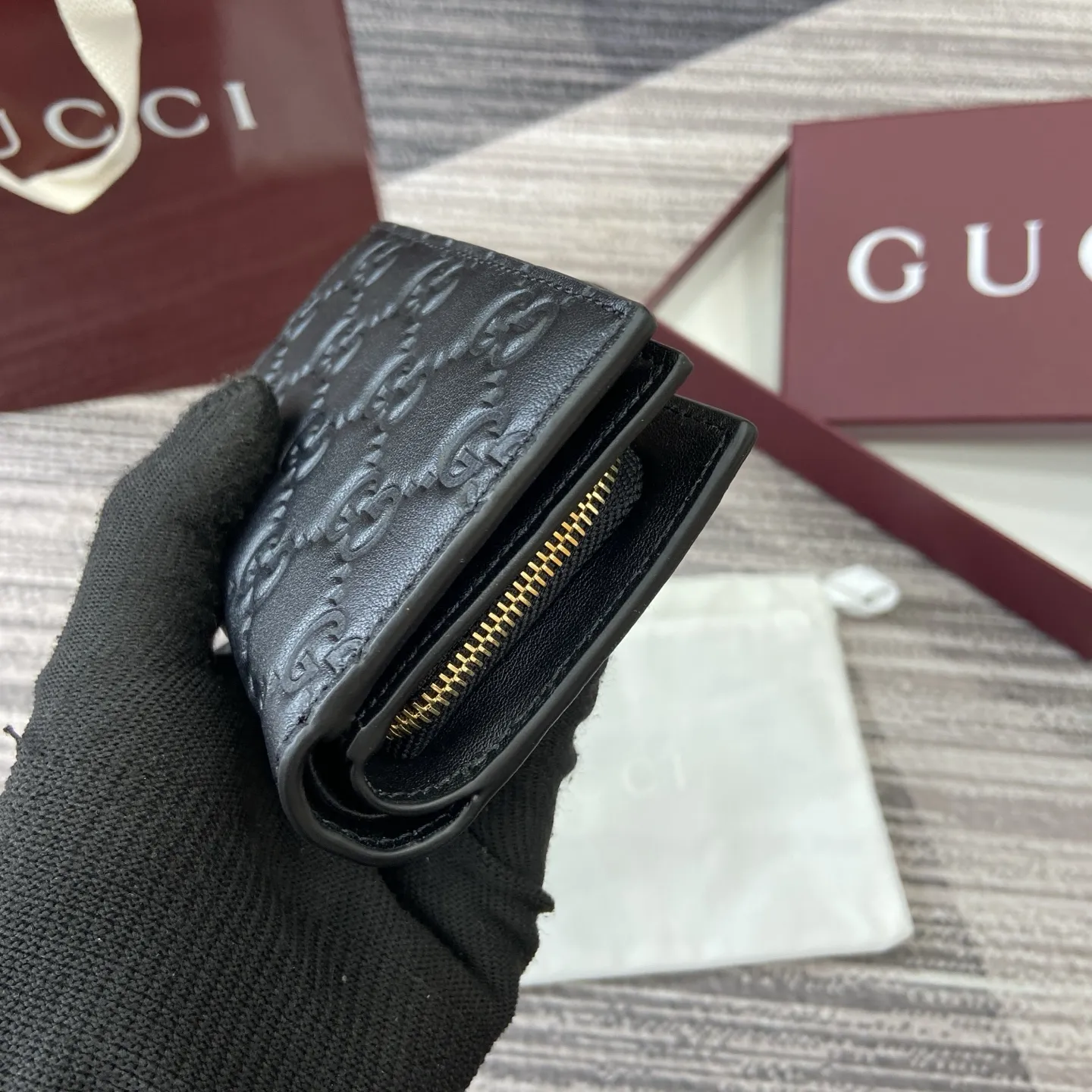 グッチ GGエンブレム スモールウォレット ブラックレザー - 画像 (6)