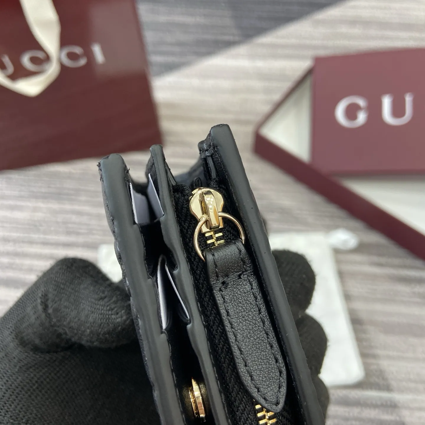 グッチ GGエンブレム スモールウォレット ブラックレザー - 画像 (7)