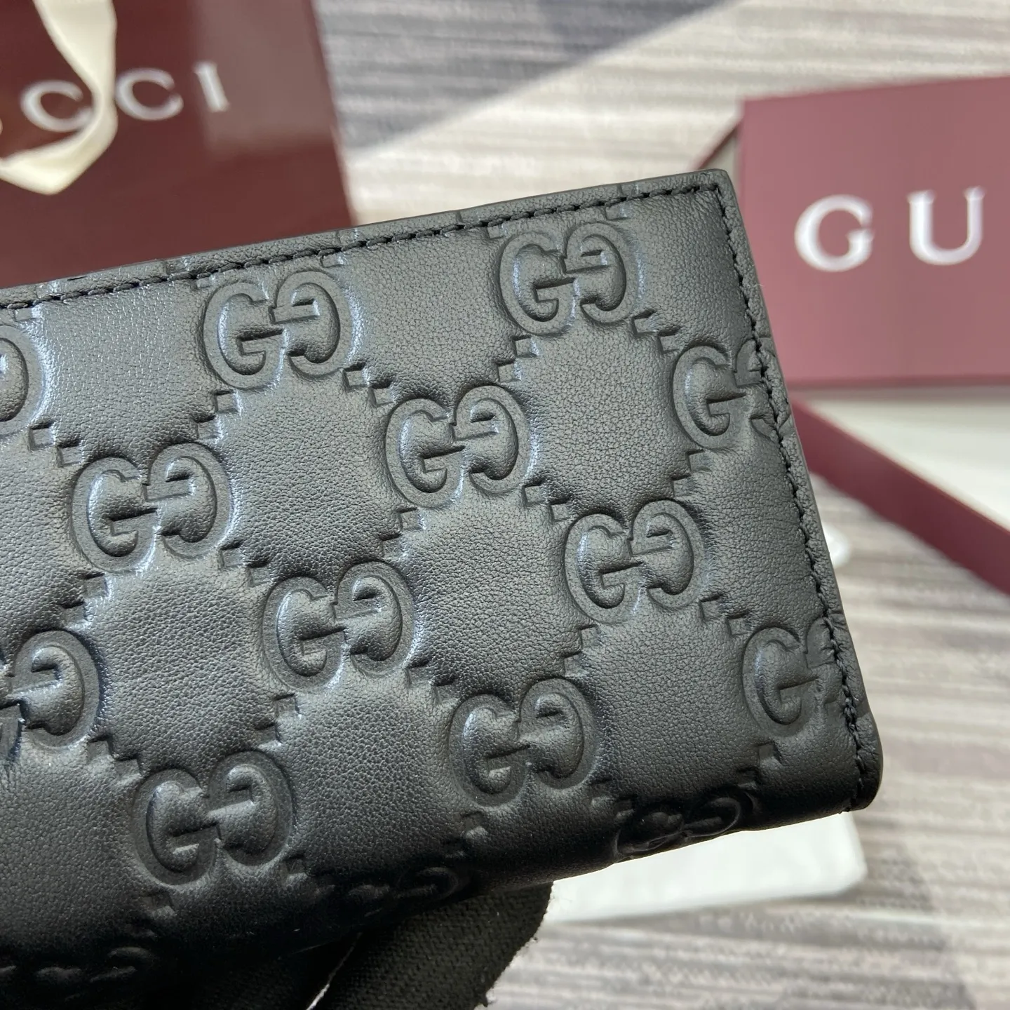 グッチ GGエンブレム スモールウォレット ブラックレザー - 画像 (8)