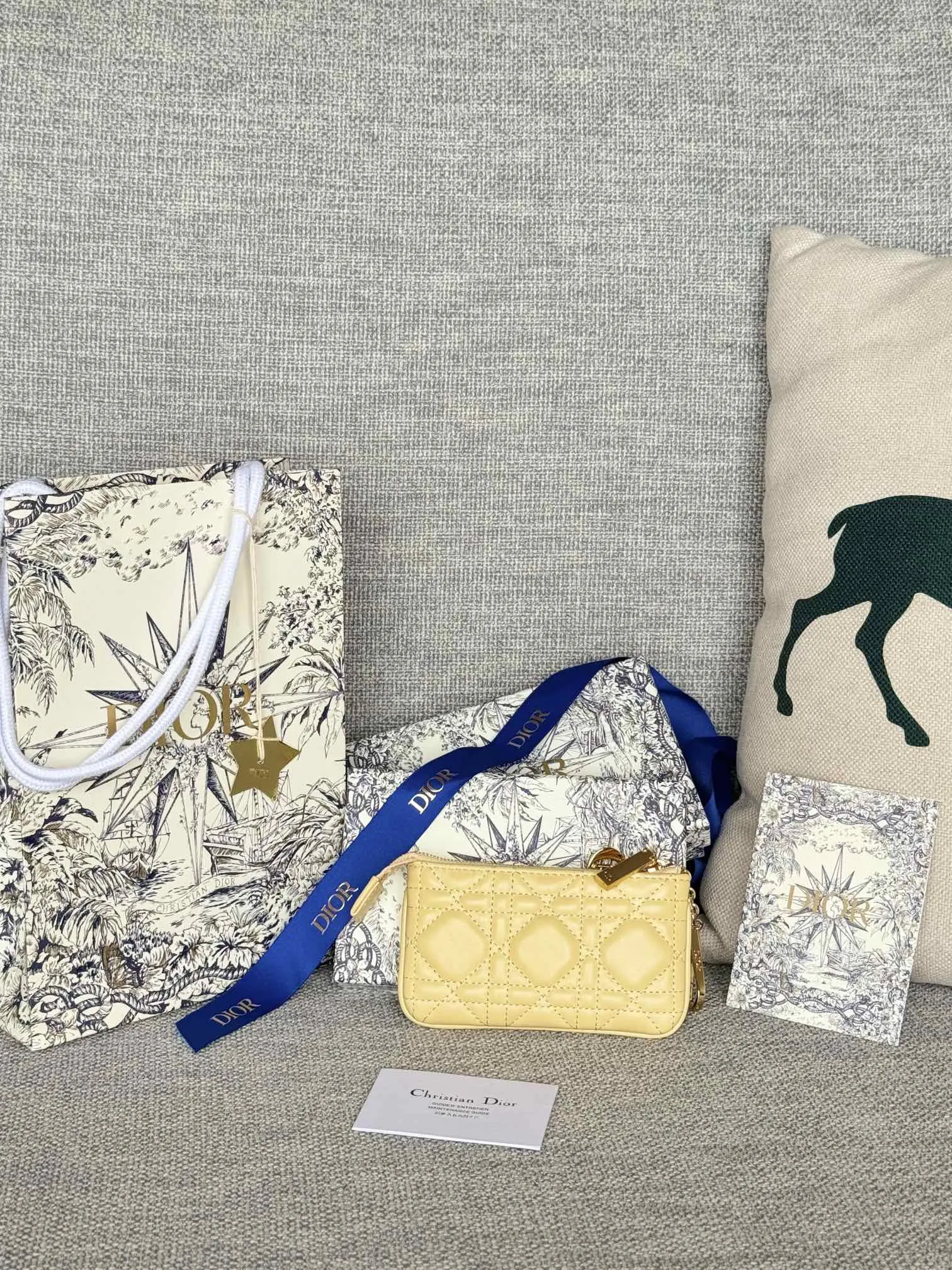 ディオール カロ 30 モンテーニュ グリシーヌ ウォレット - 画像 (3)