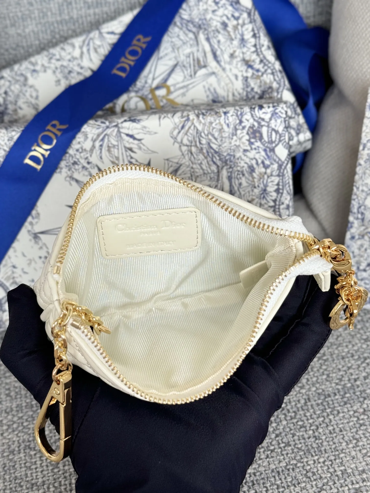ディオール カロ 30 モンテーニュ グリシーヌ コインポーチ - 画像 (8)