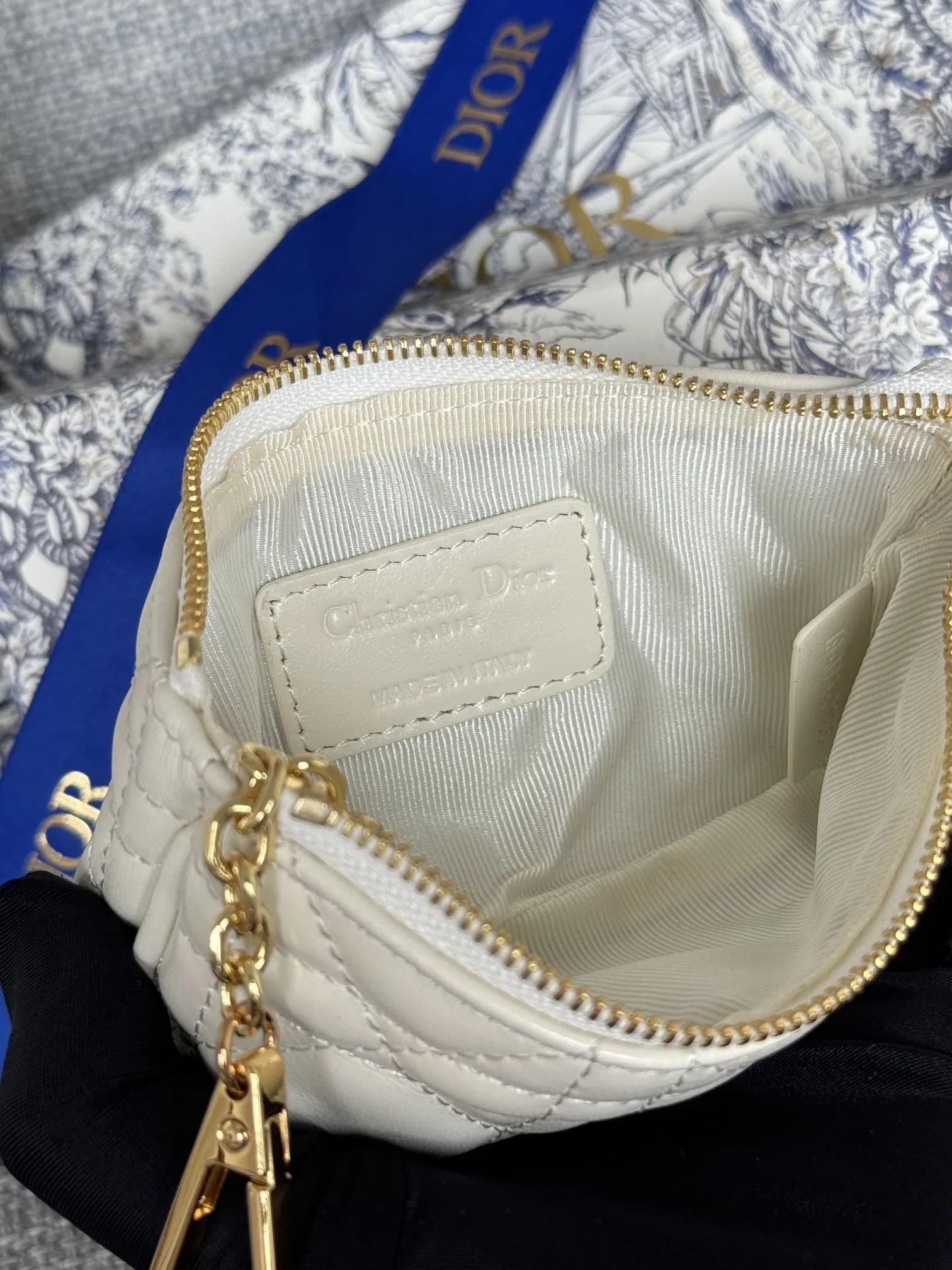 ディオール カロ 30 モンテーニュ グリシーヌ コインポーチ - 画像 (9)