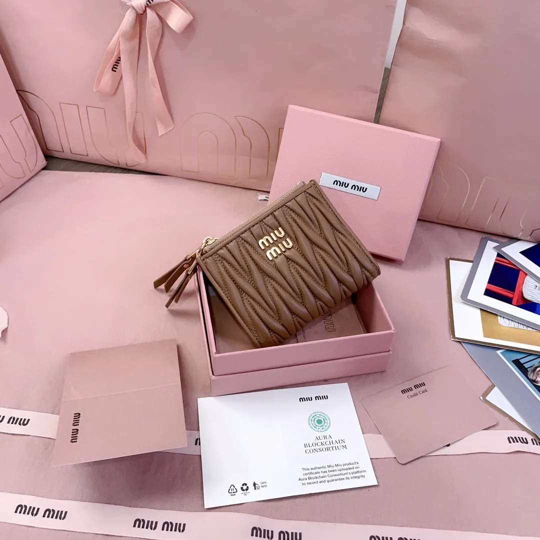 ミュウミュウ ポケットウォレット 5MV017 ブラウンレザー