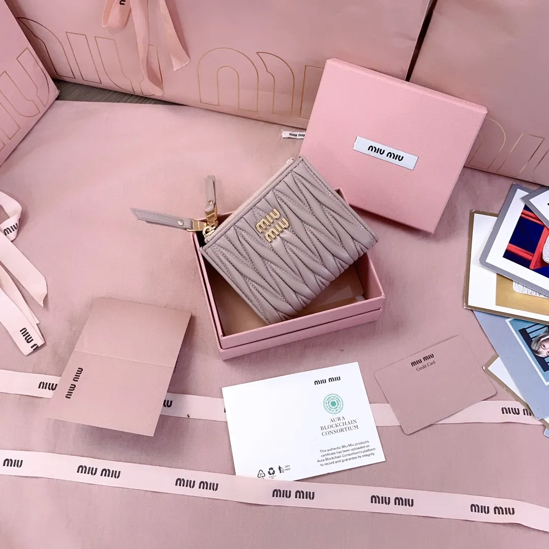 ミュウミュウ ポケットウォレット 5MV017 ライトピンク マトラッセ